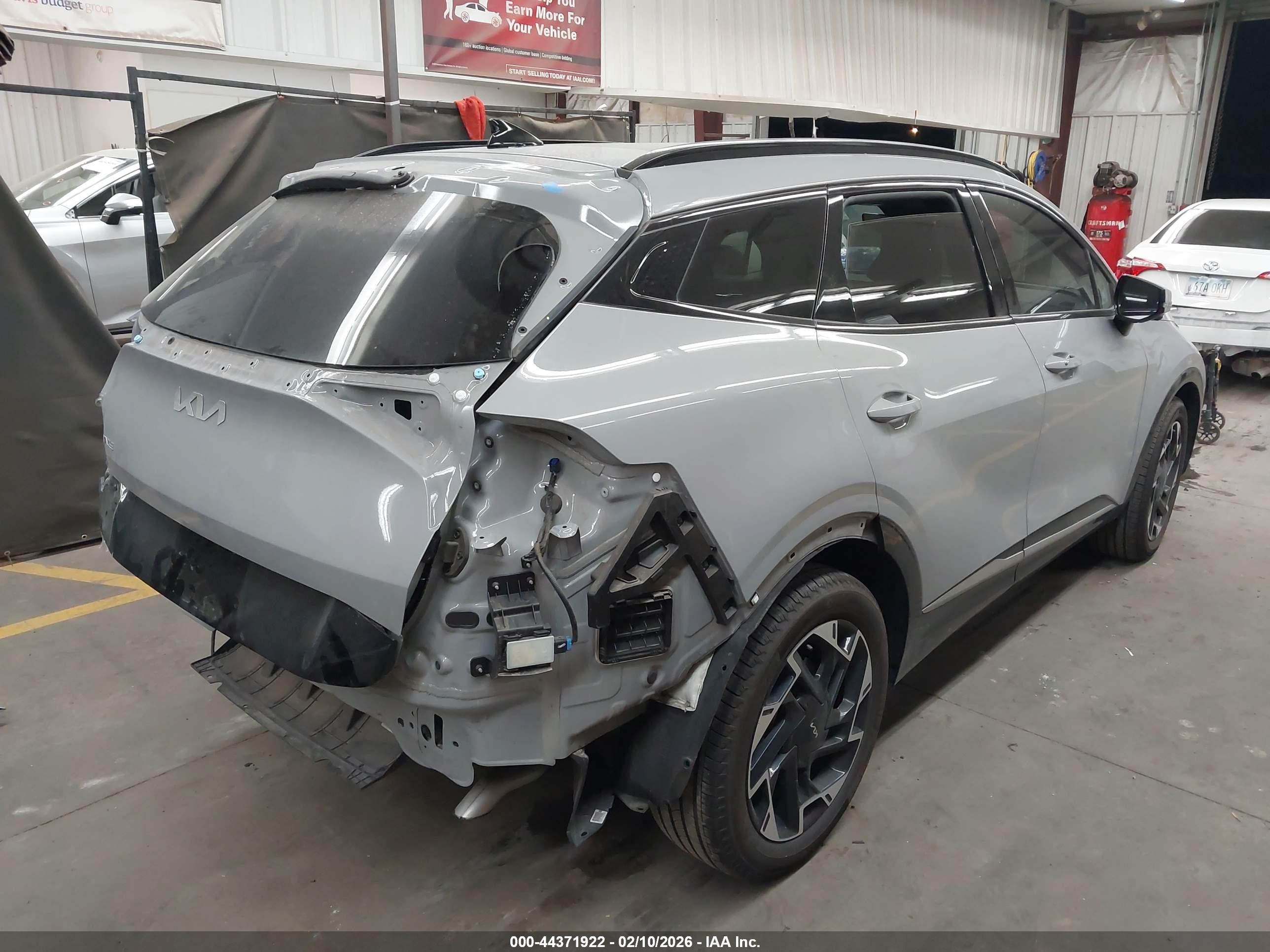 KIA SPORTAGE image 4