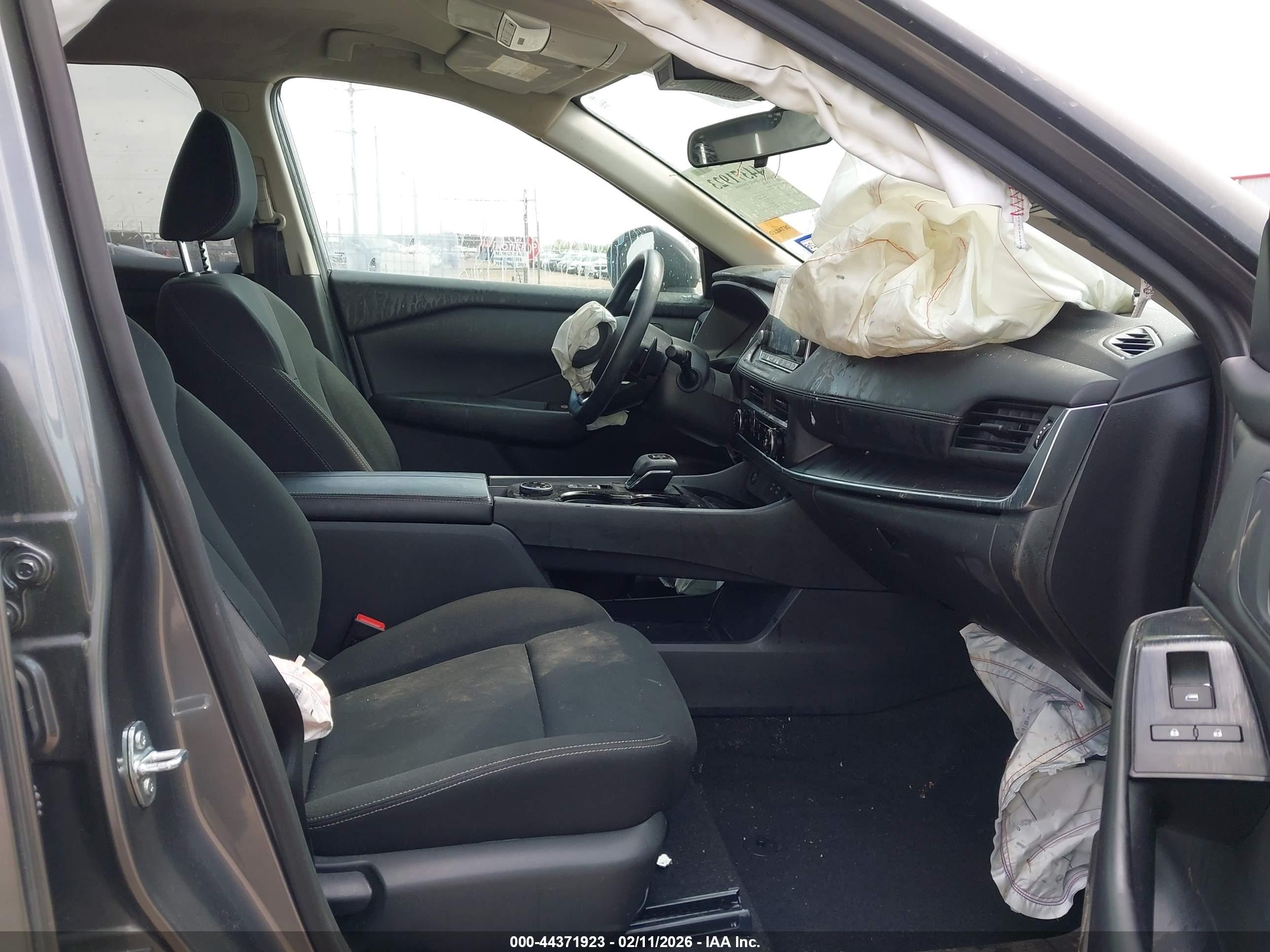 NISSAN ROGUE image 5