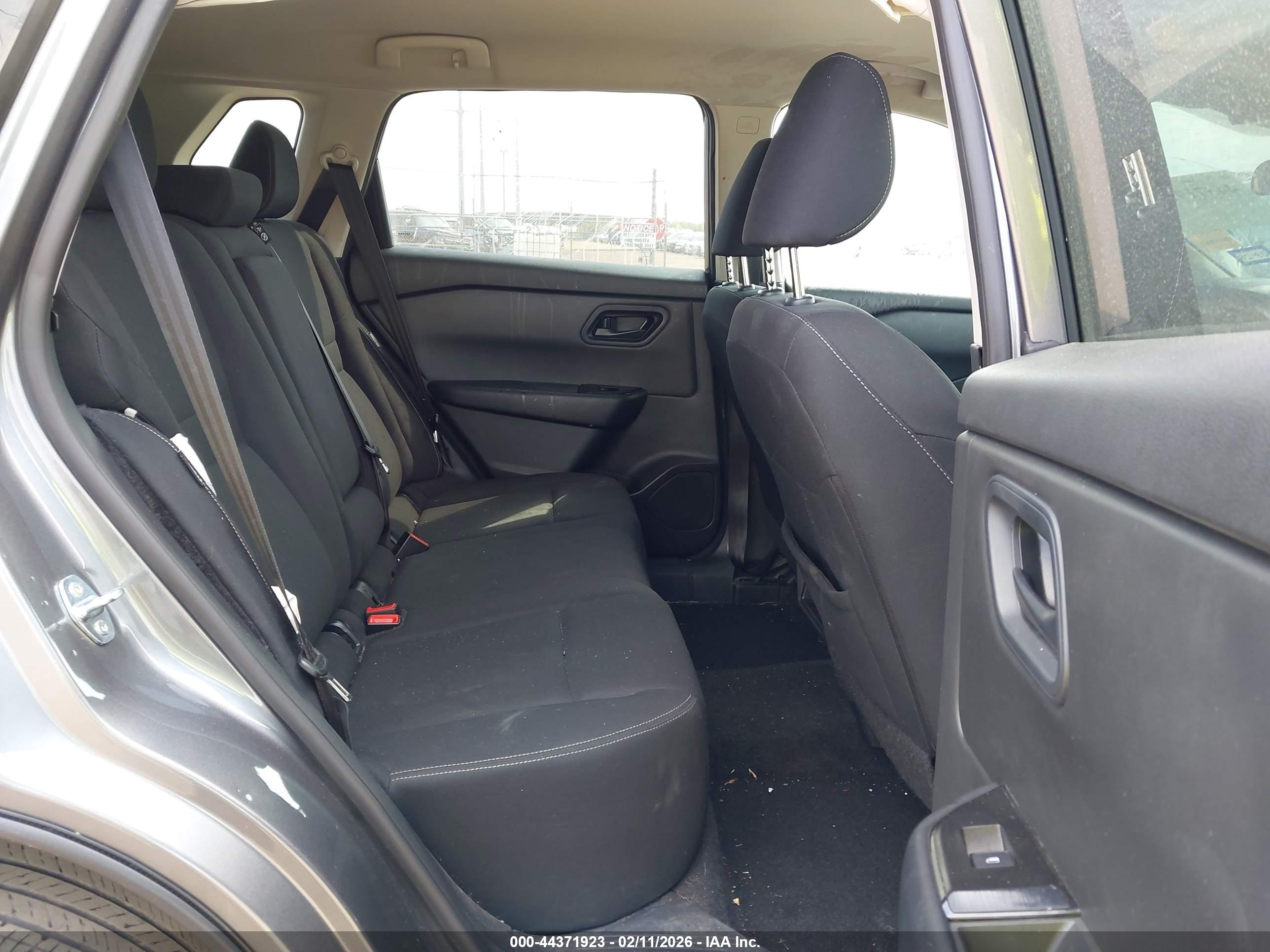 NISSAN ROGUE image 8