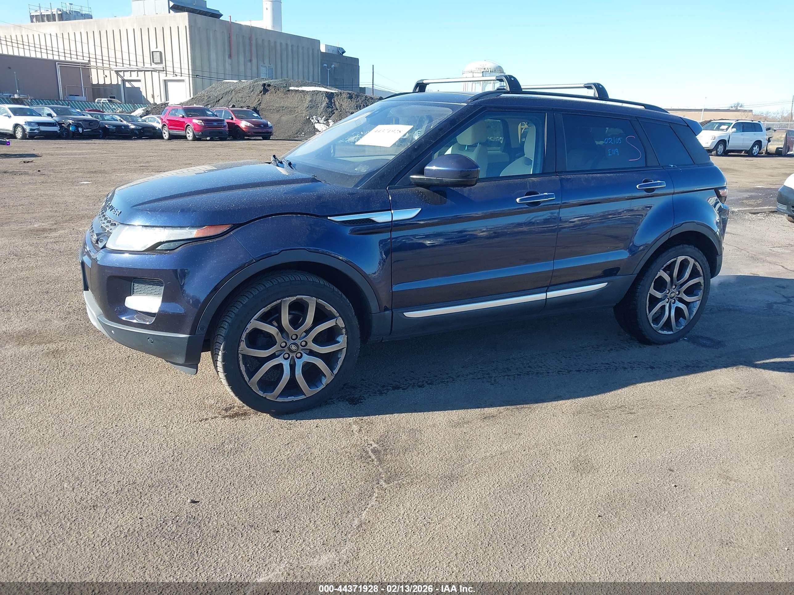 LAND ROVER image 2