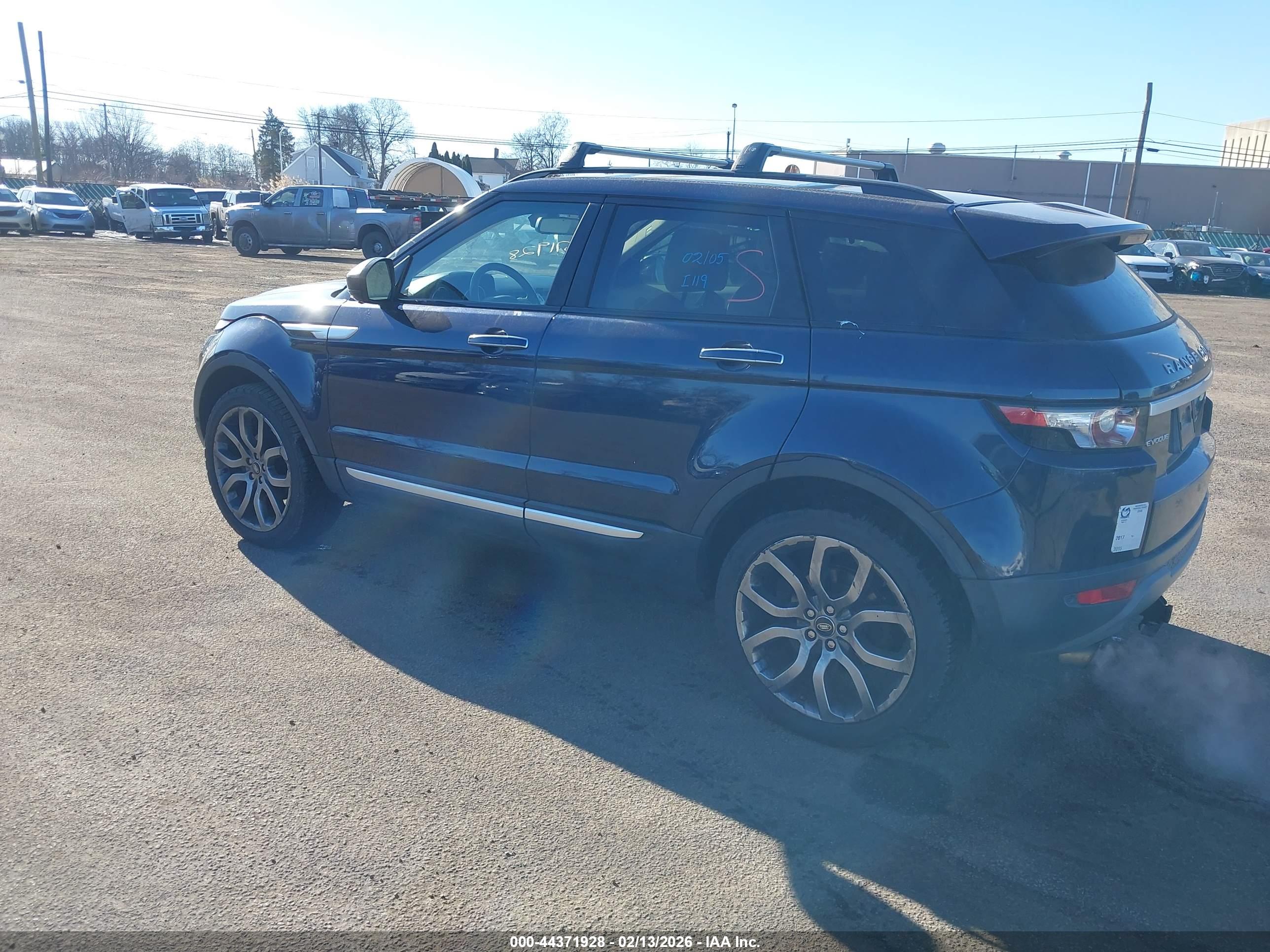LAND ROVER image 3