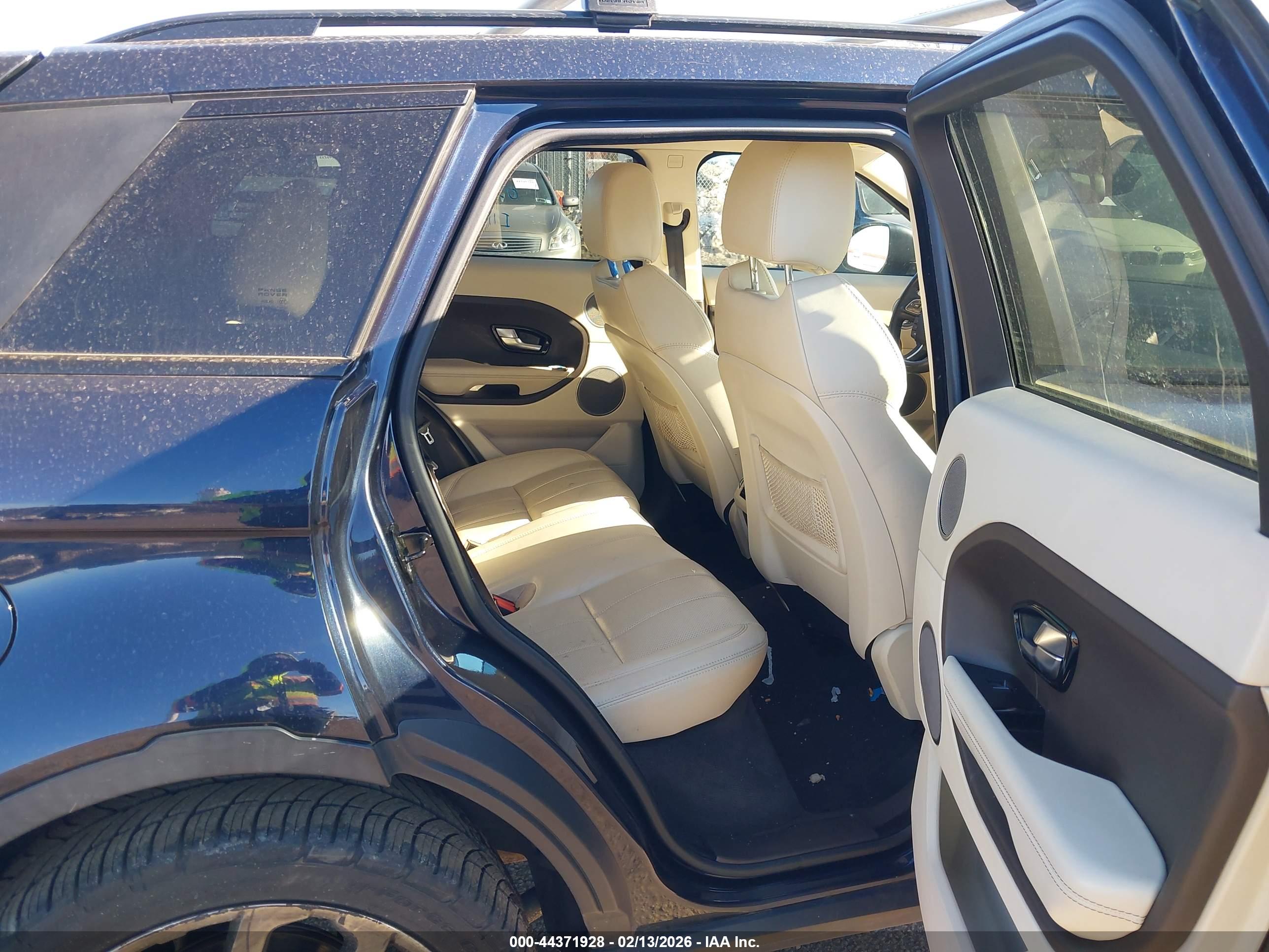 LAND ROVER image 8