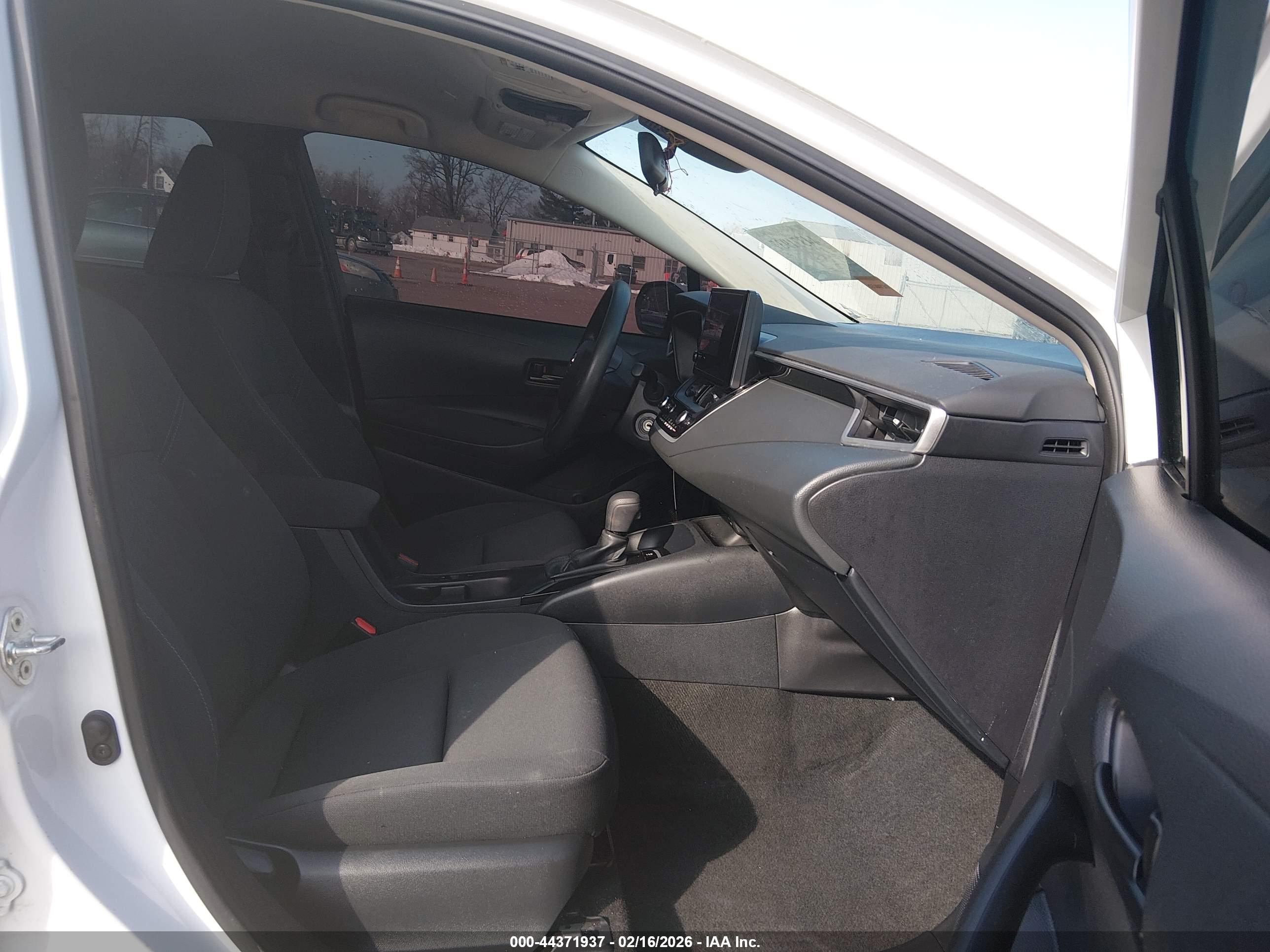 TOYOTA COROLLA image 5