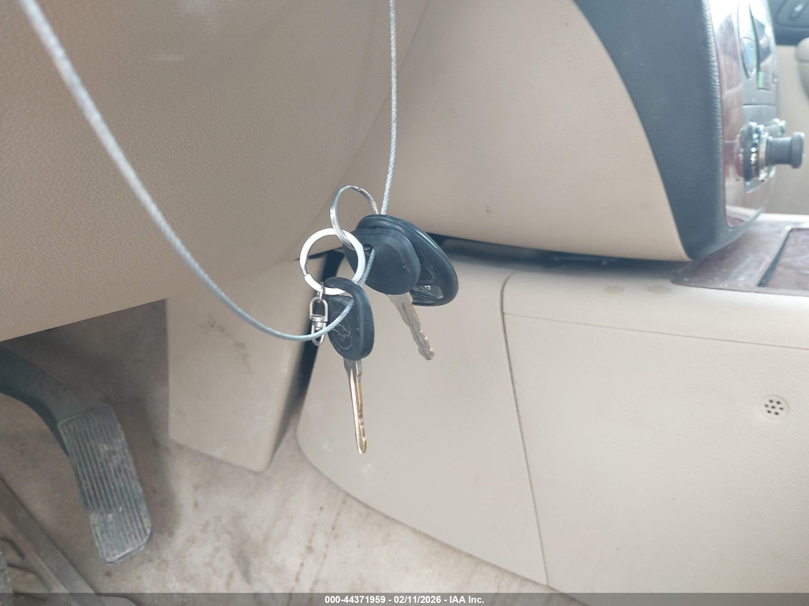 CHEVROLET TAHOE image 11