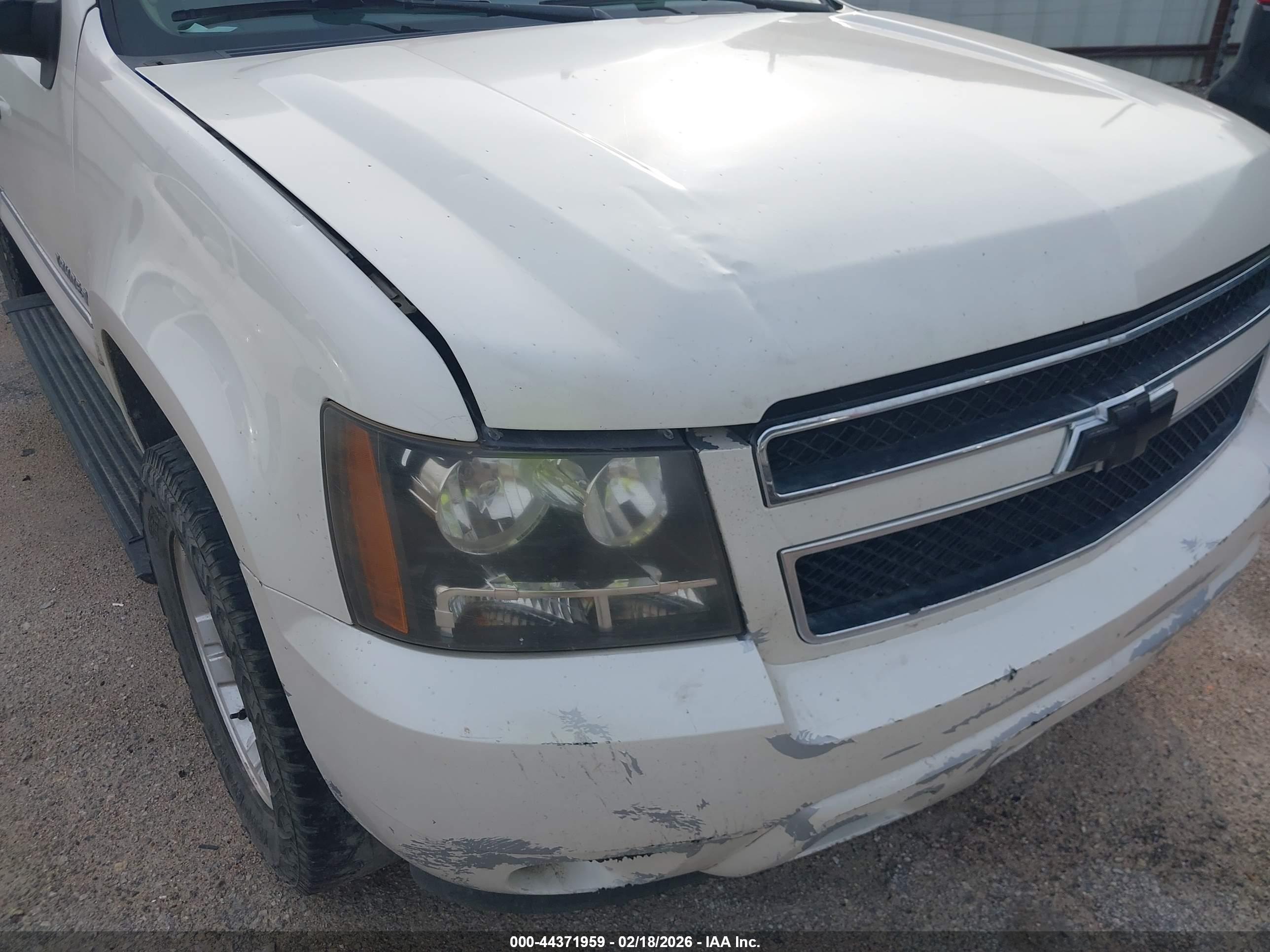 CHEVROLET TAHOE image 6