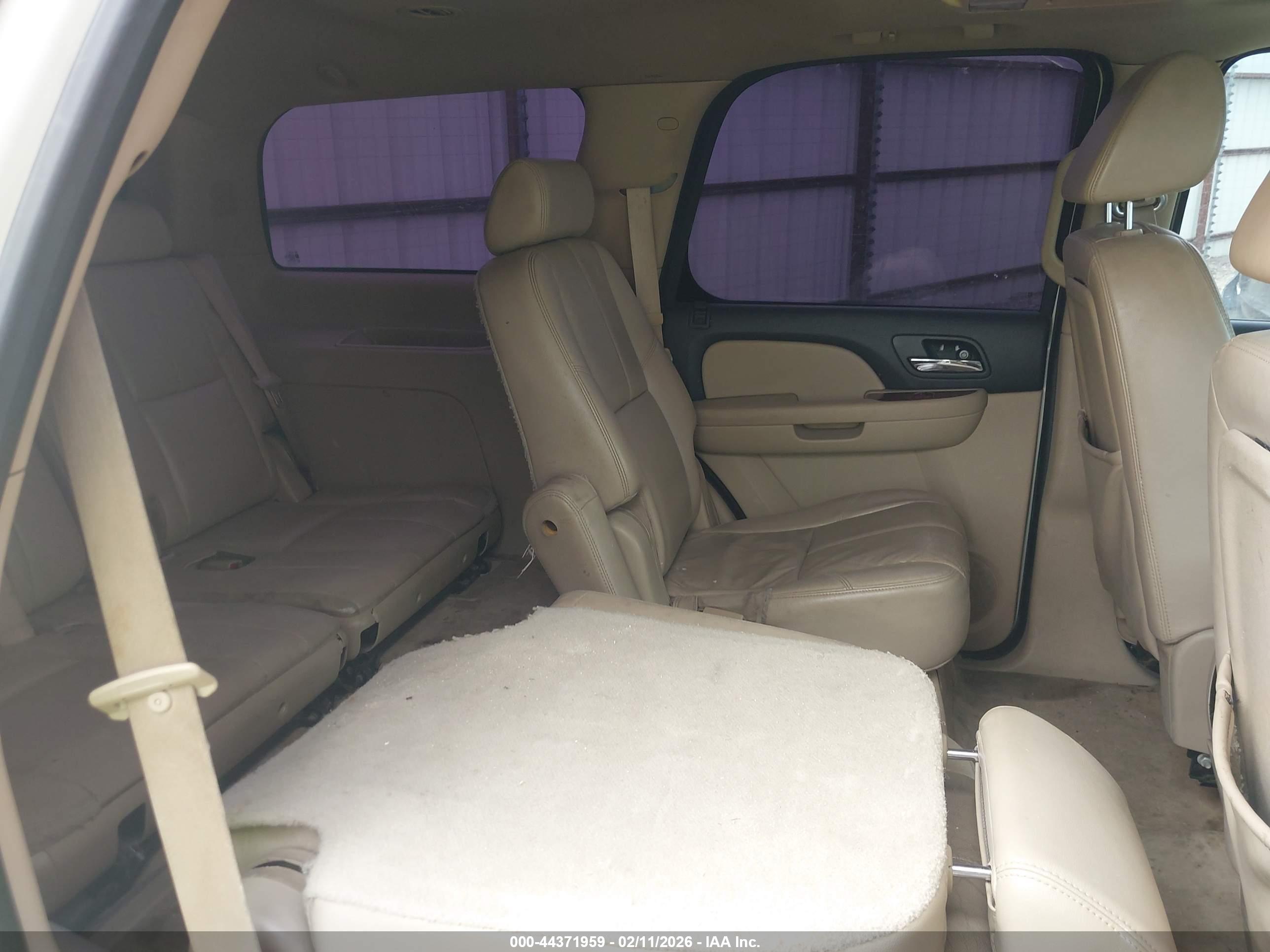 CHEVROLET TAHOE image 8
