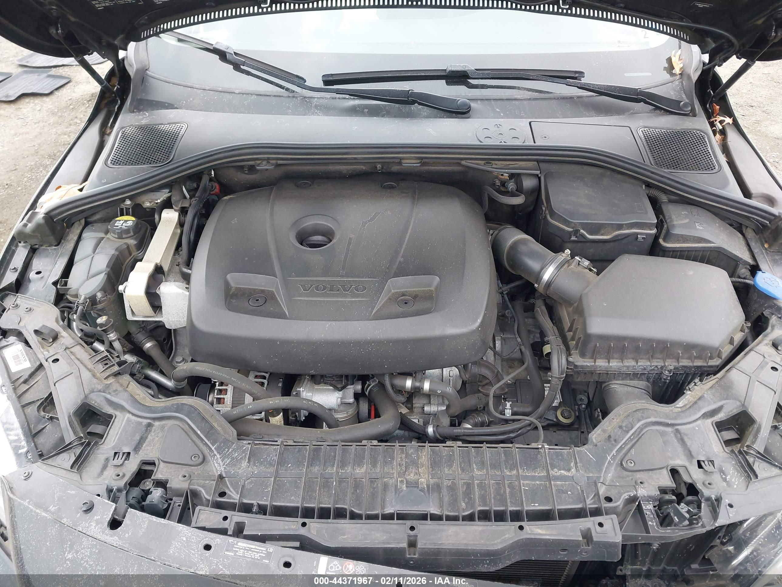 VOLVO V60 image 10