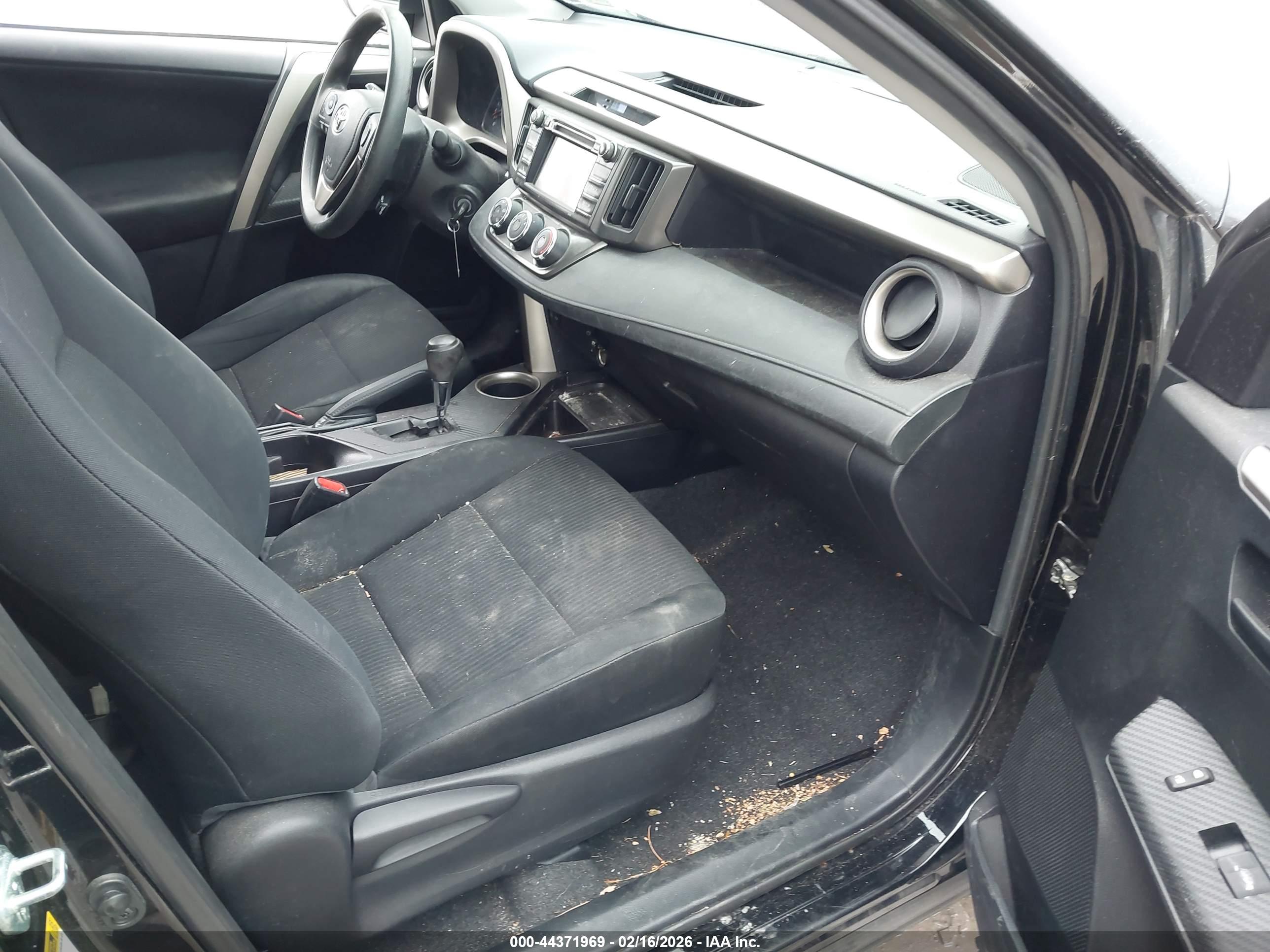 TOYOTA RAV4 image 5