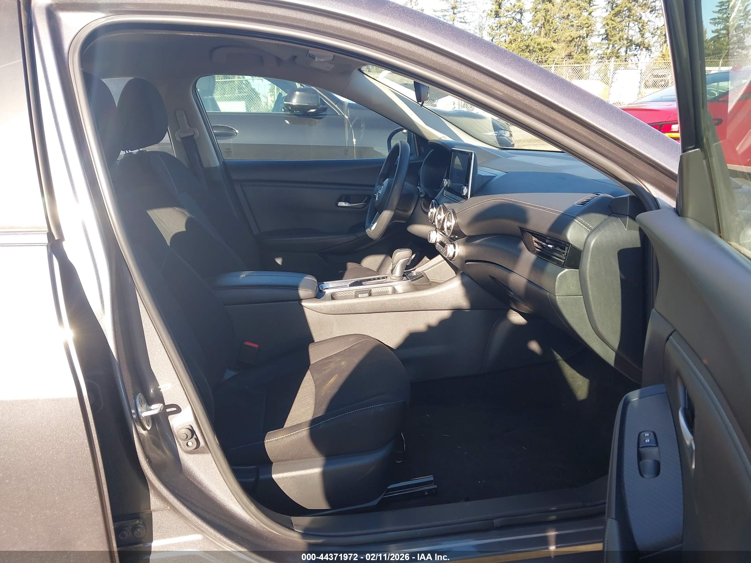 NISSAN SENTRA image 5
