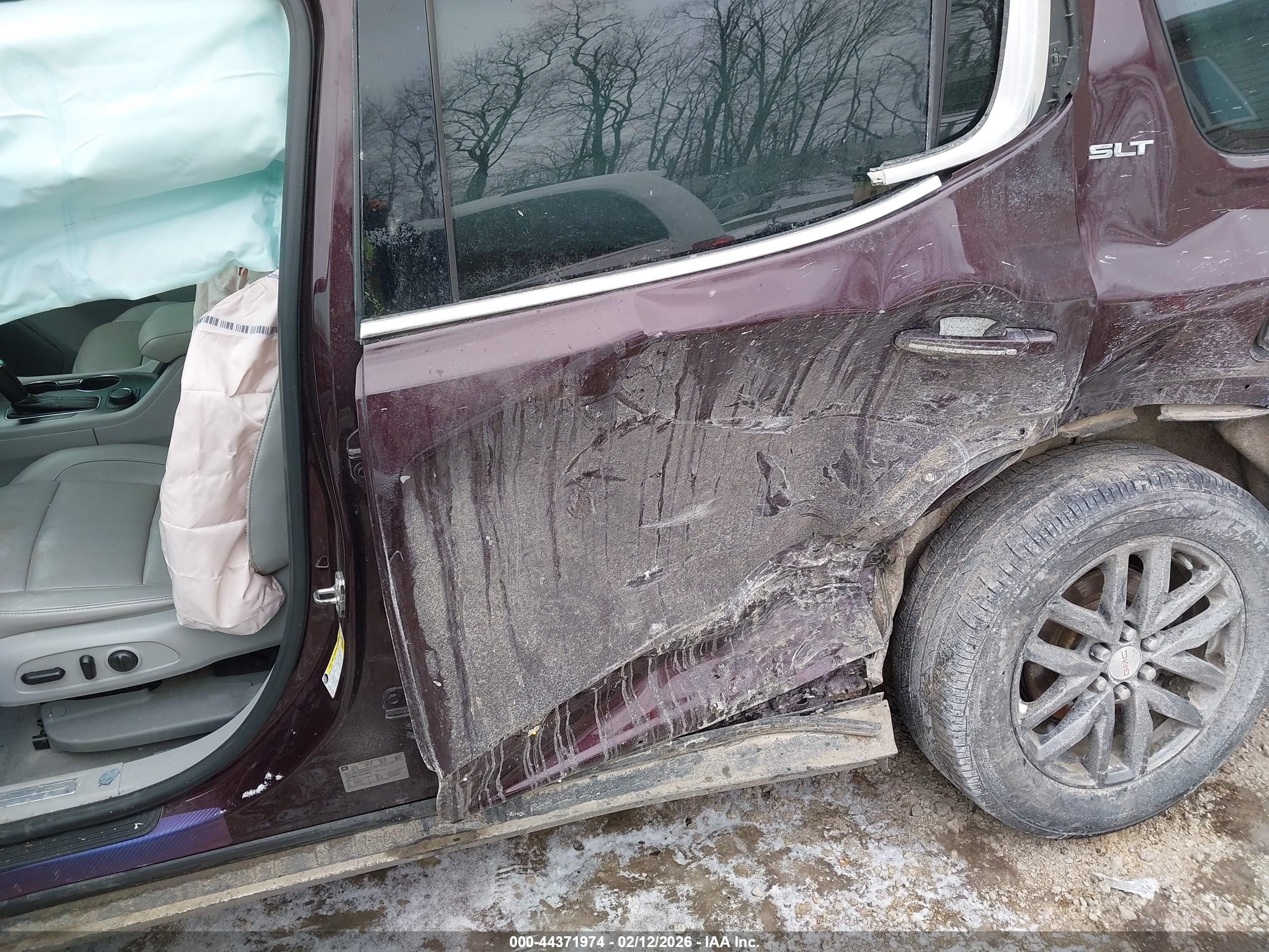 GMC ACADIA image 6