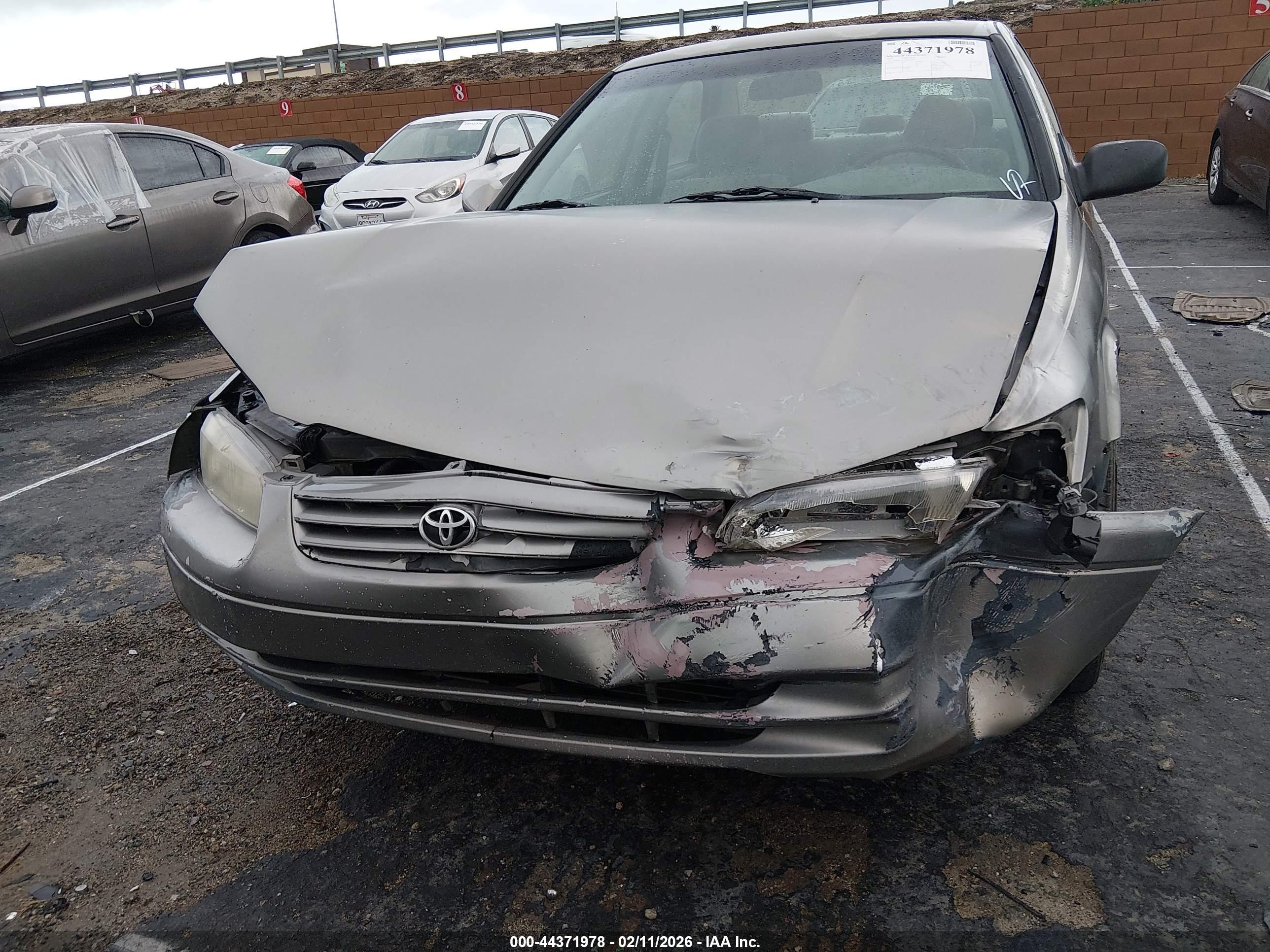 TOYOTA CAMRY image 6