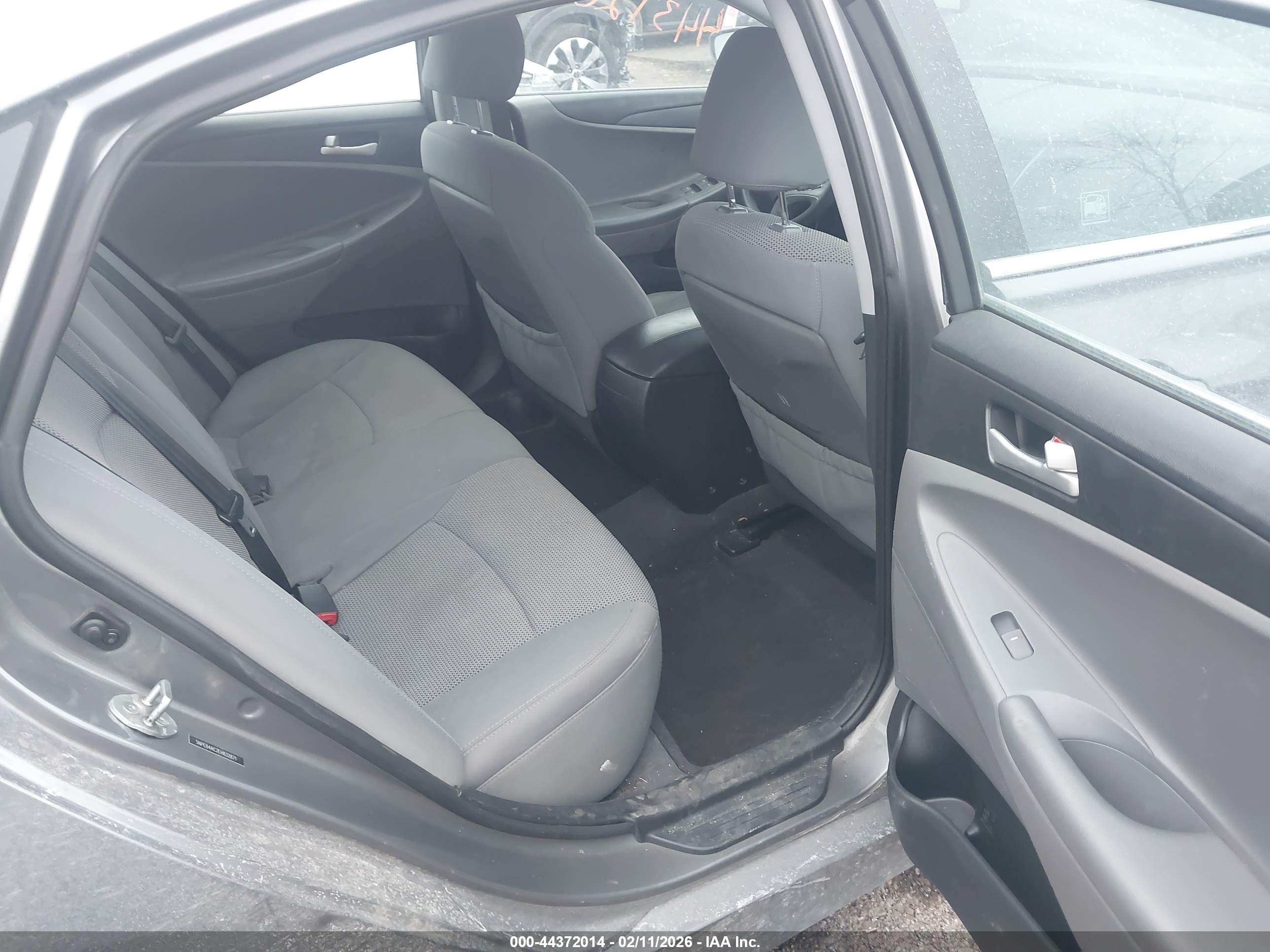 HYUNDAI SONATA image 8