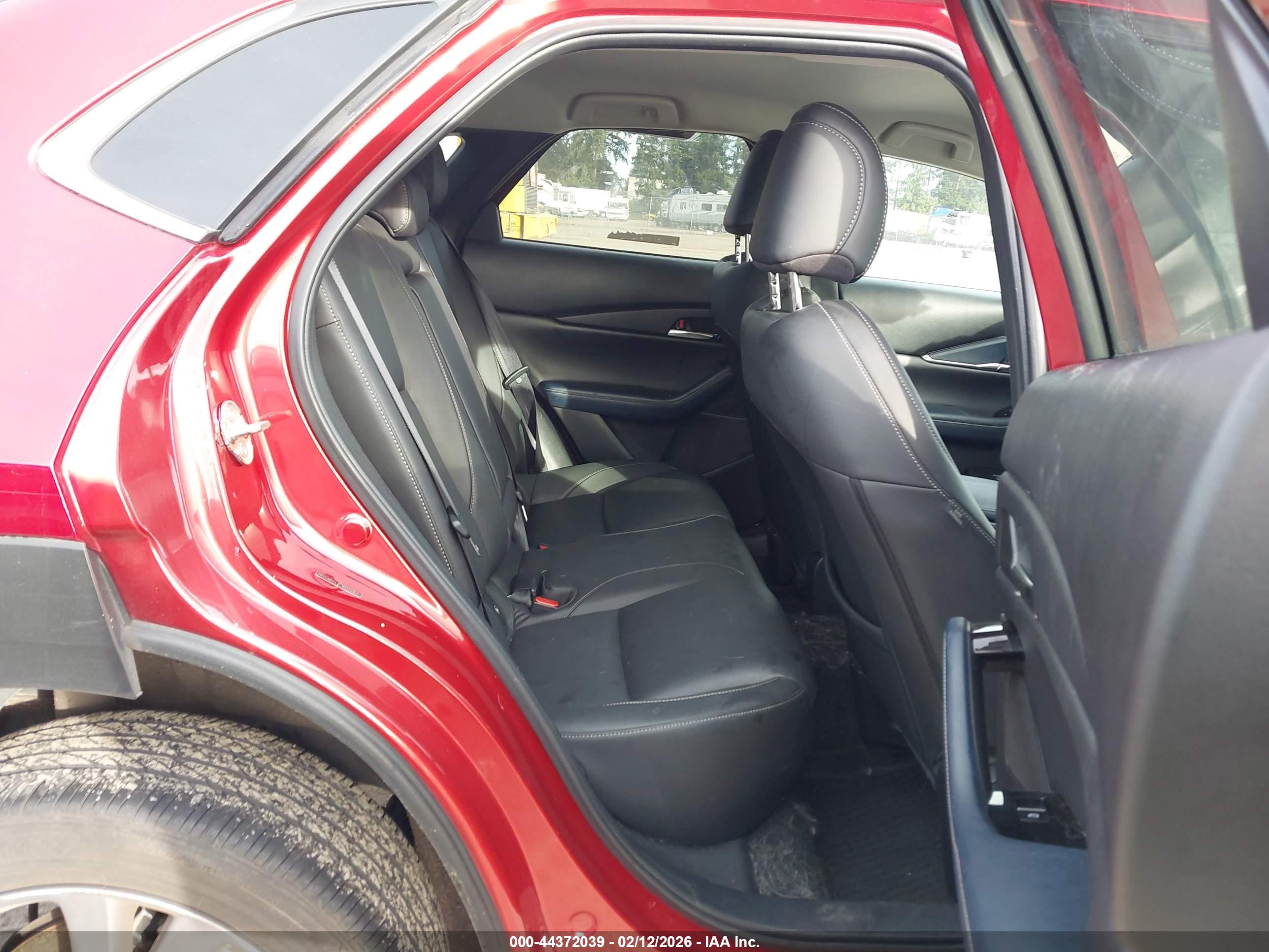 MAZDA CX-30 image 8