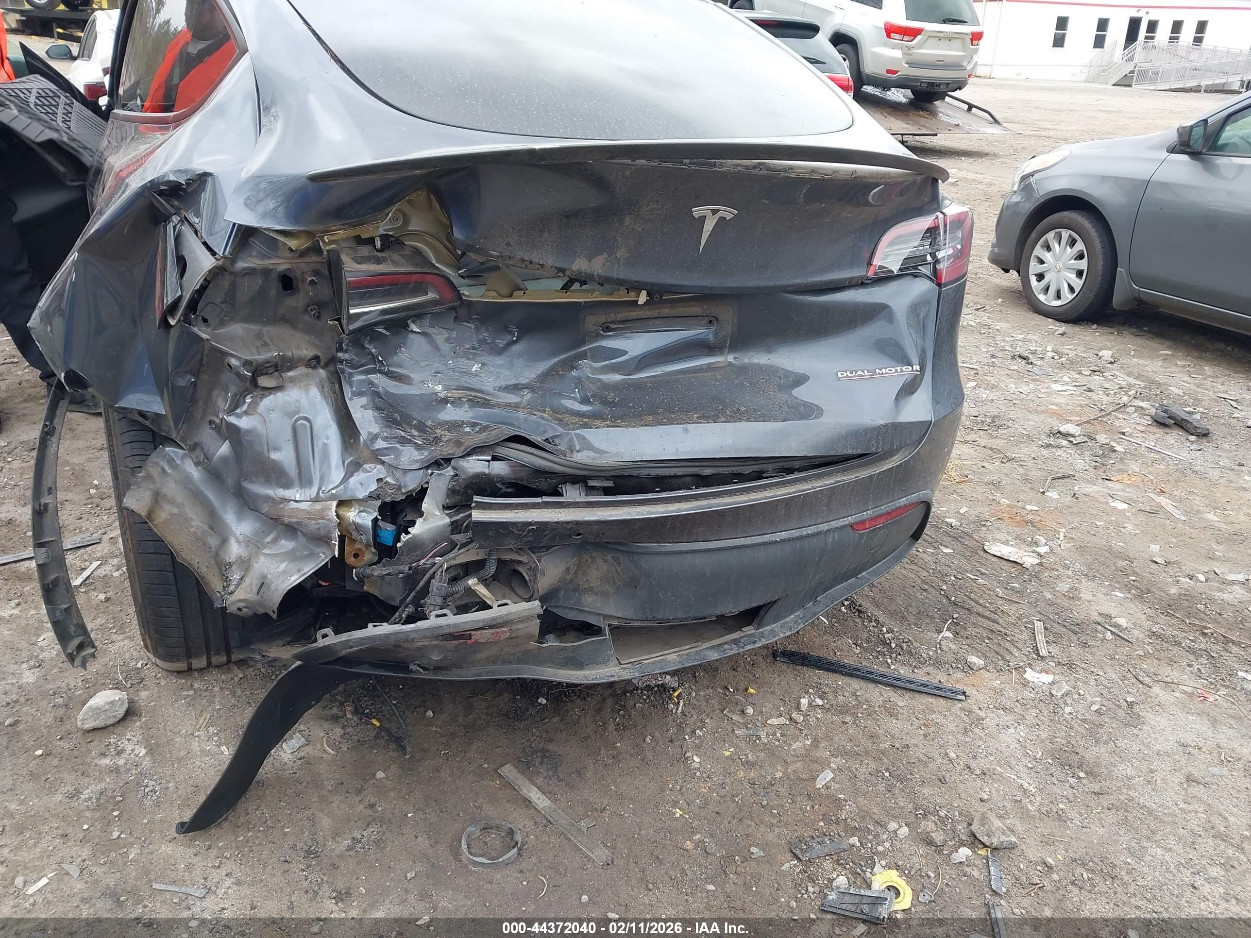 TESLA MODEL image 6