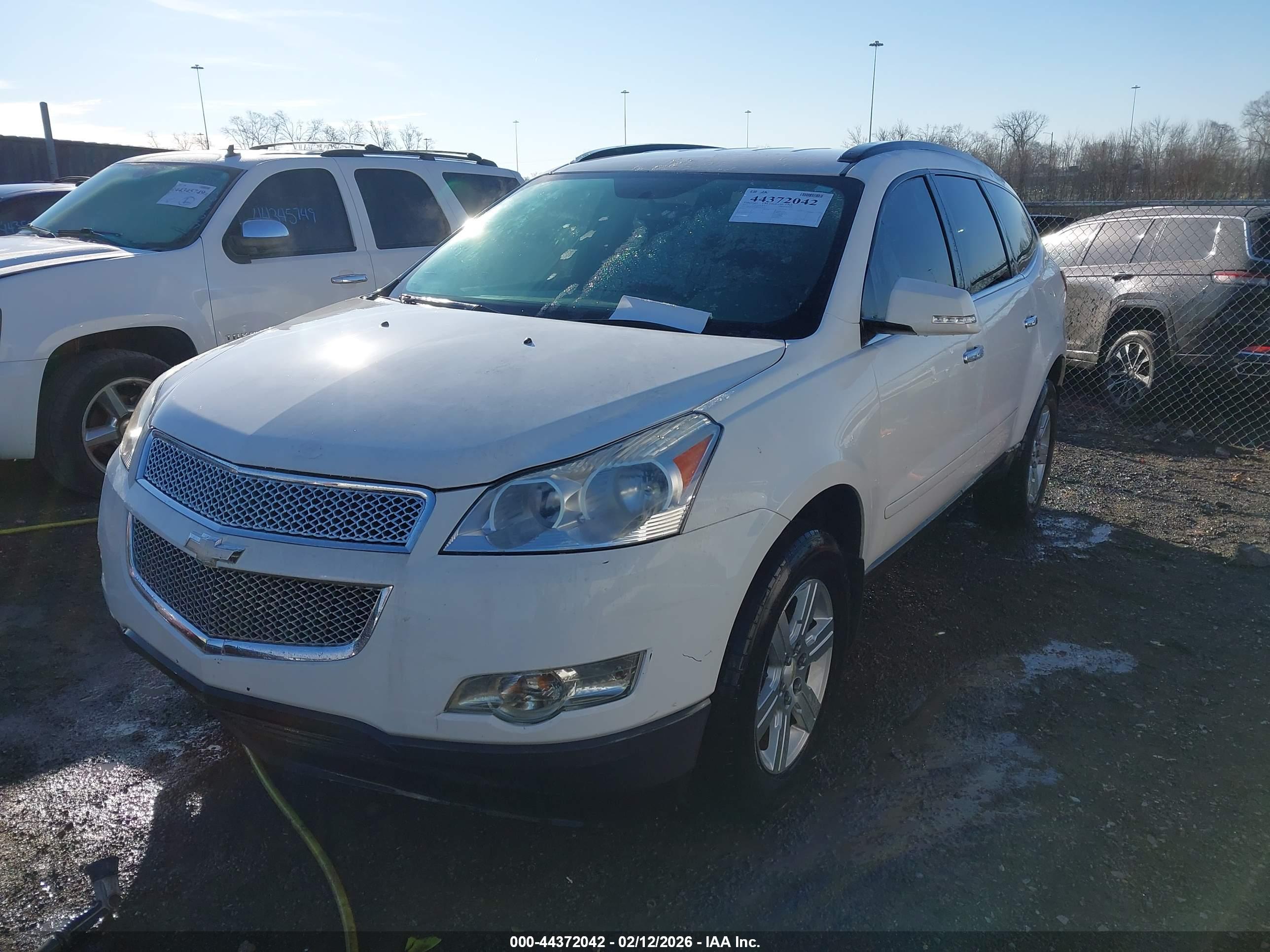 CHEVROLET TRAVERSE image 2