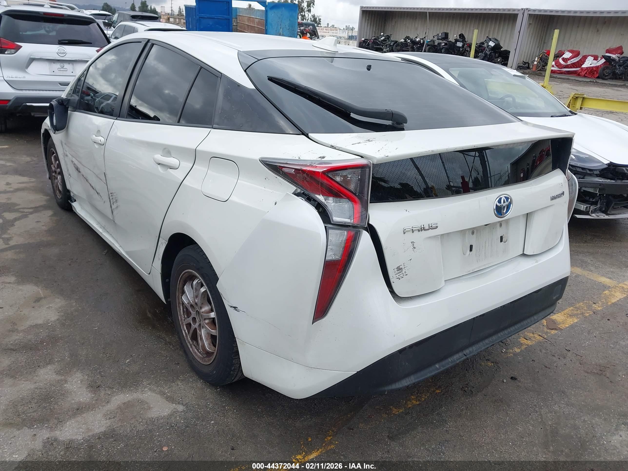 TOYOTA PRIUS image 3