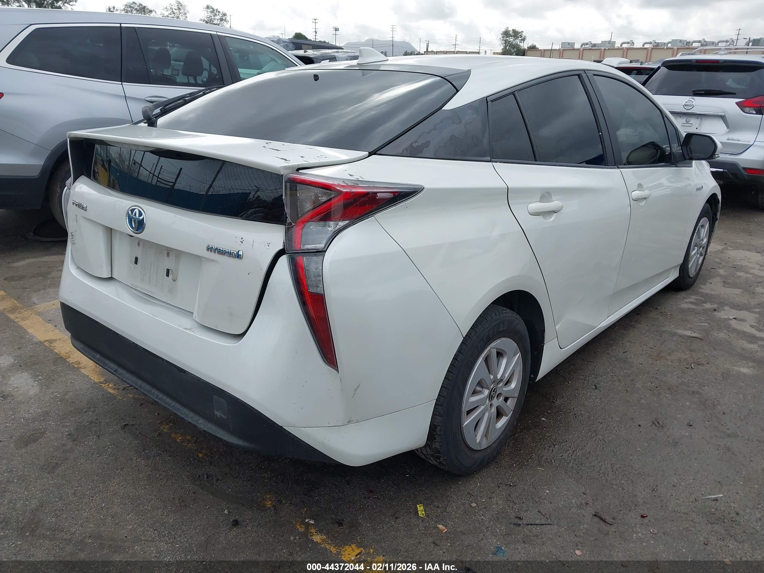TOYOTA PRIUS image 4