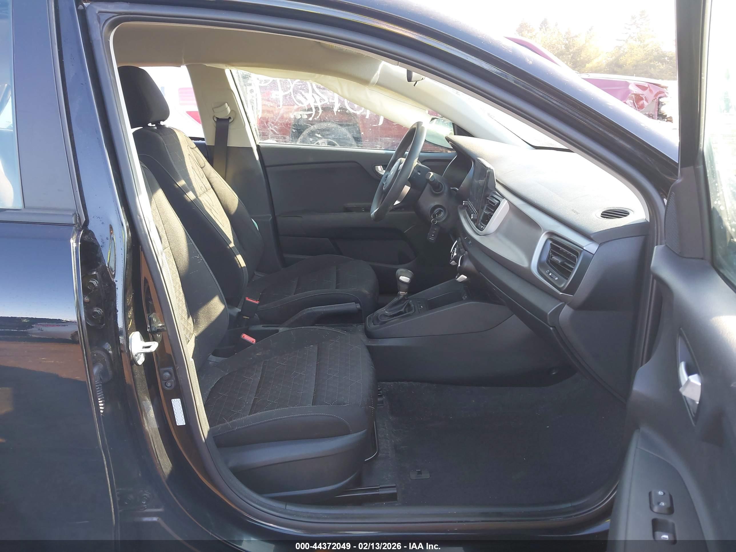 KIA RIO image 5