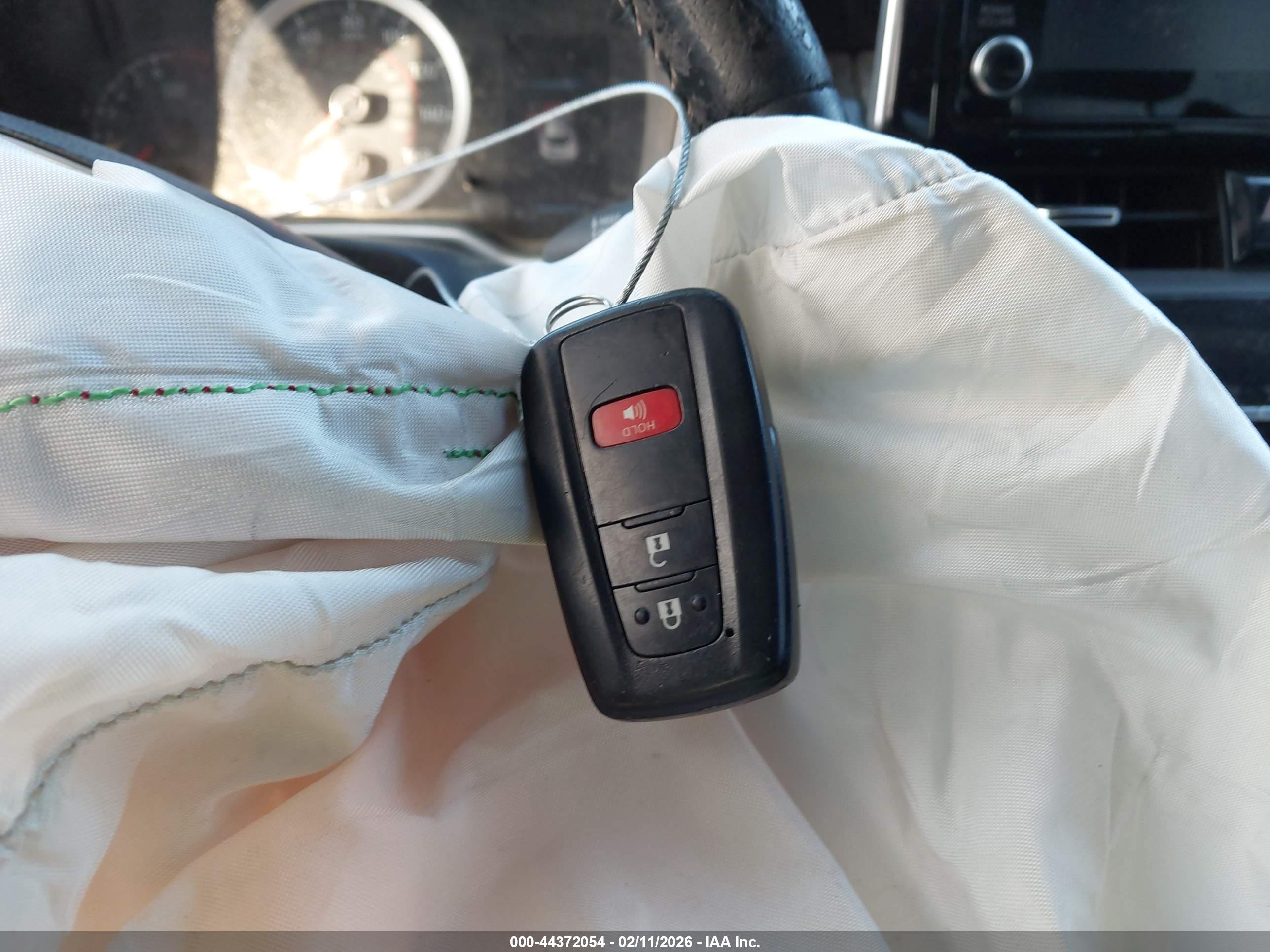 TOYOTA COROLLA image 11