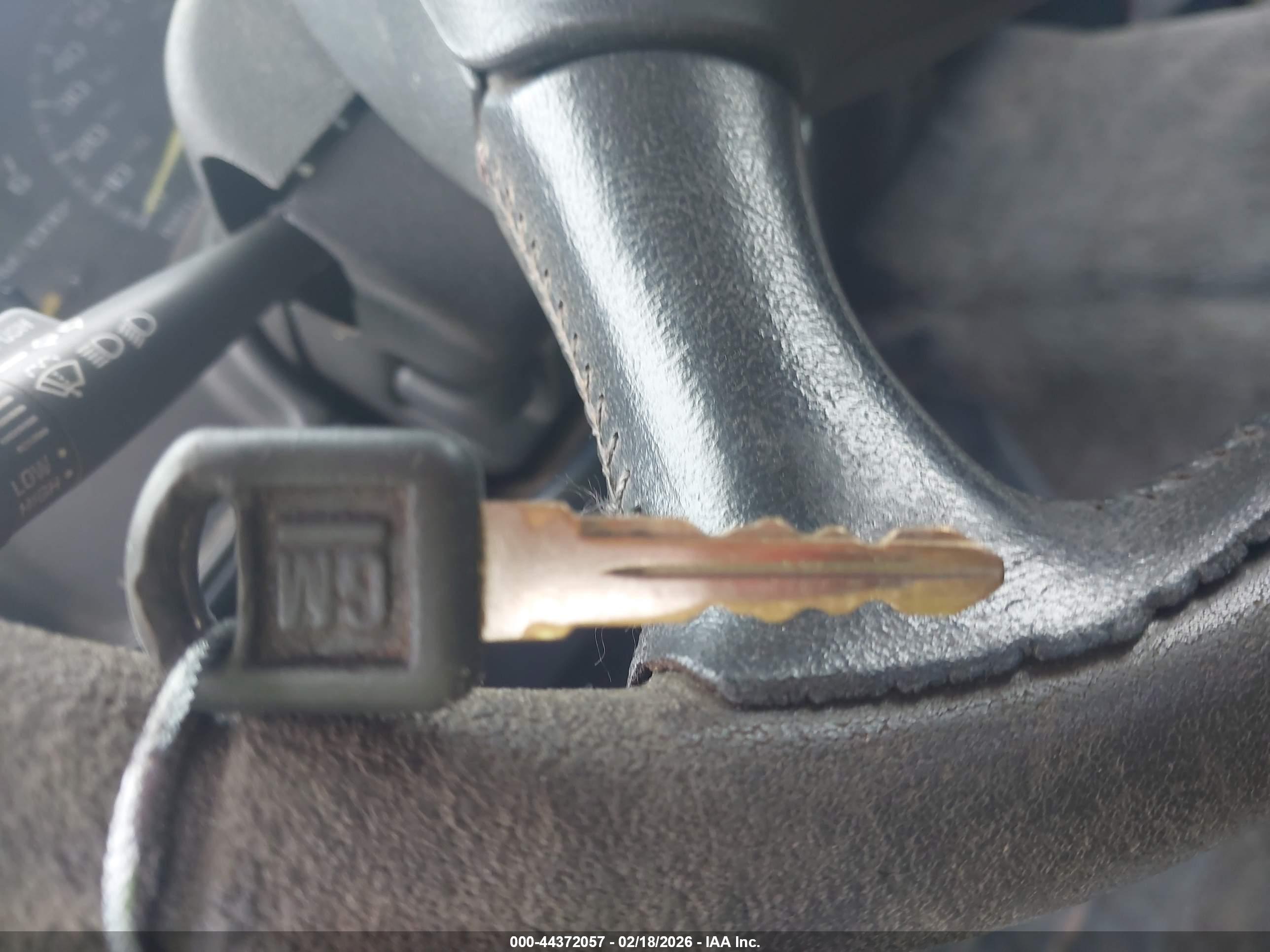 CHEVROLET K1500 image 11