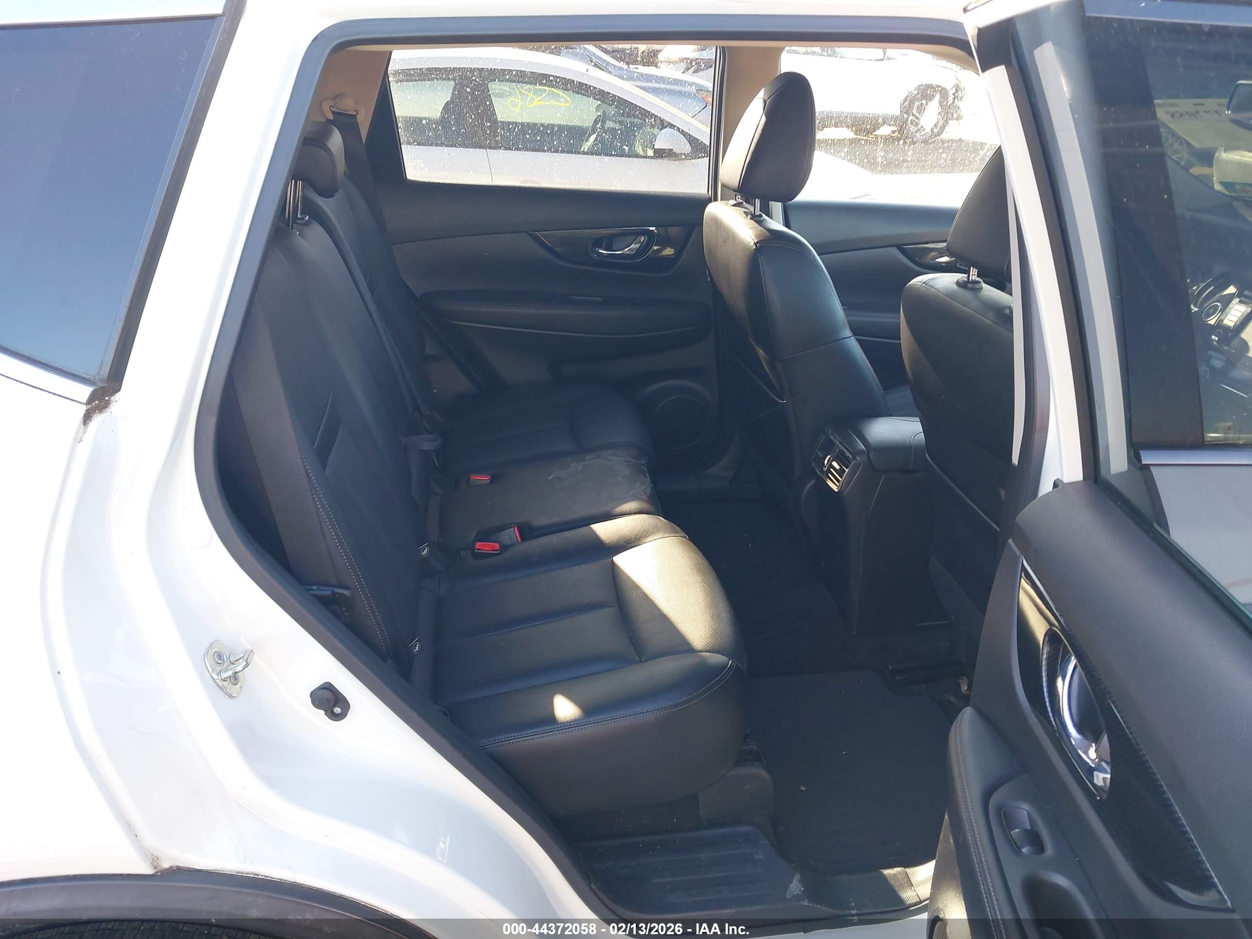 NISSAN ROGUE image 8