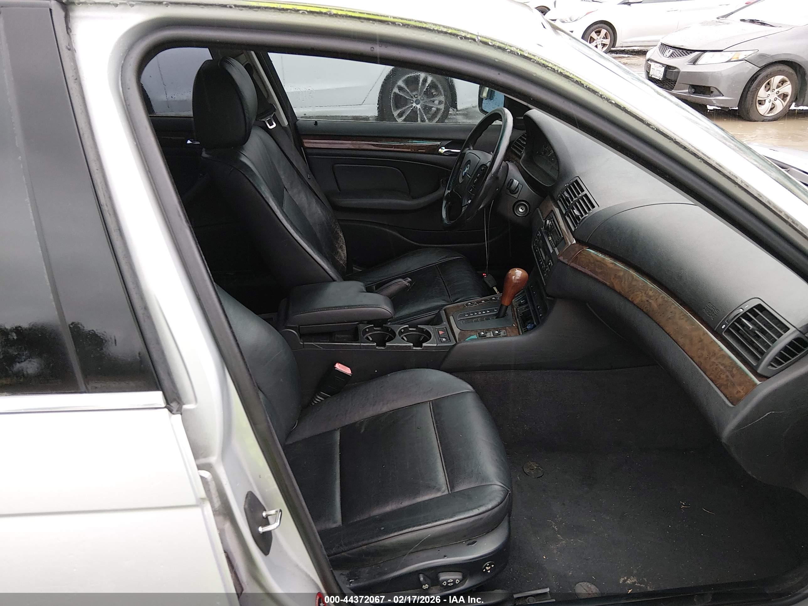 BMW 328I image 5