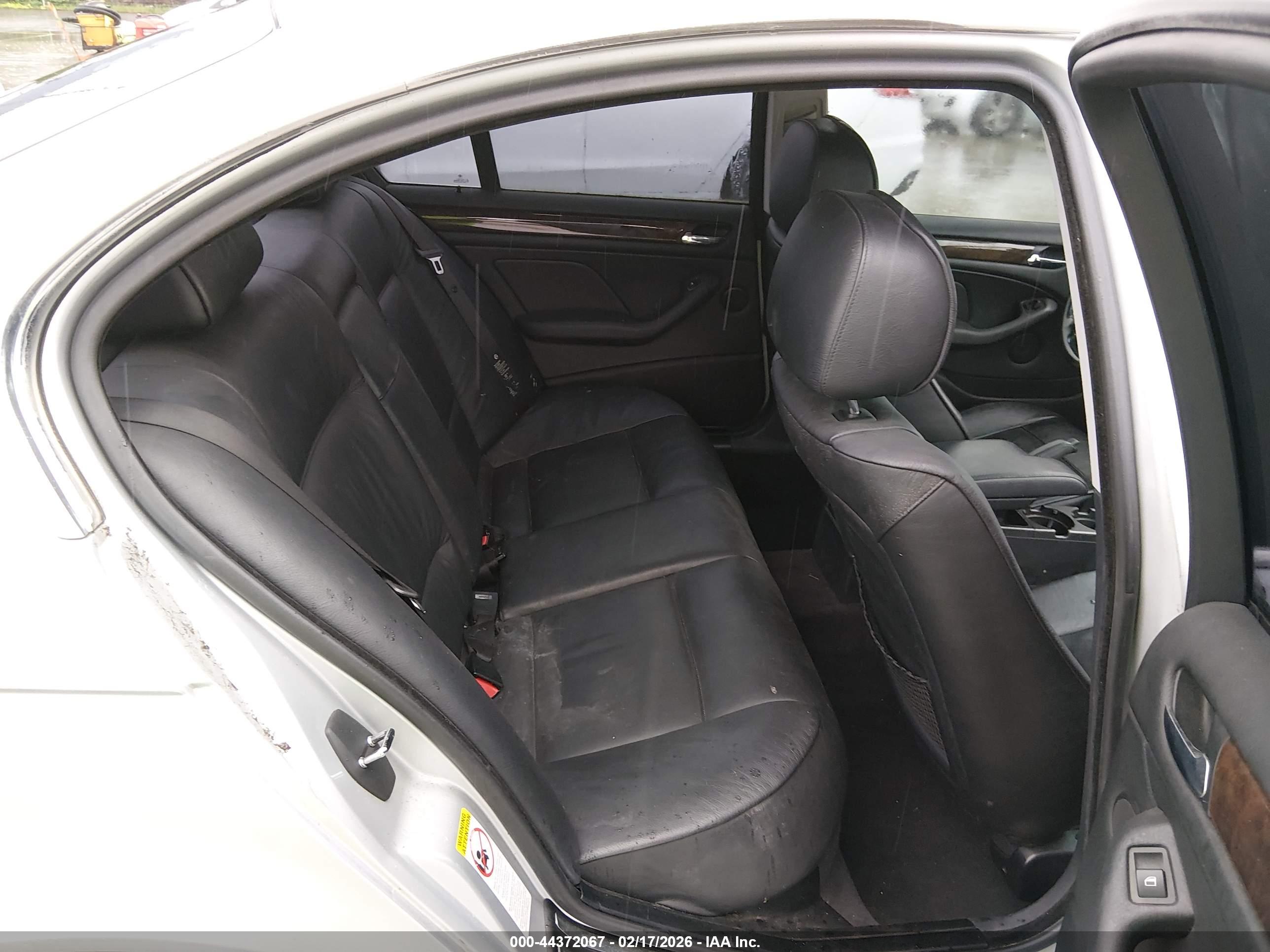 BMW 328I image 8