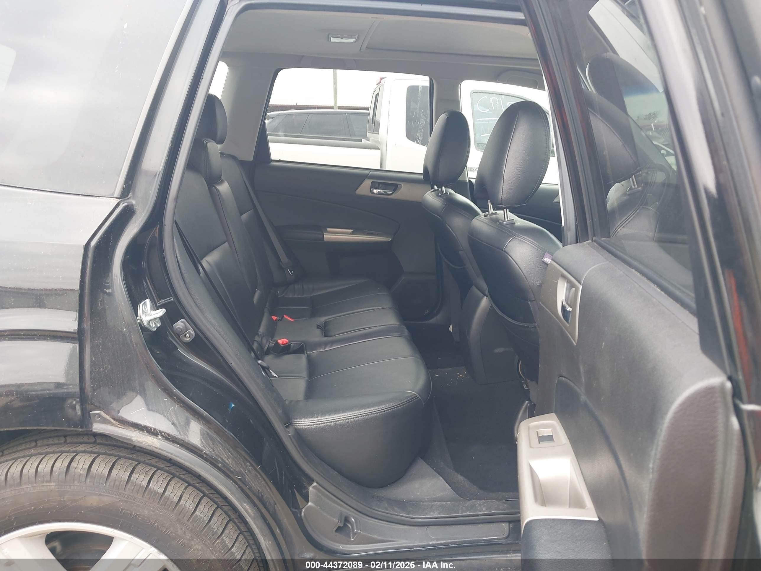 SUBARU FORESTER image 8