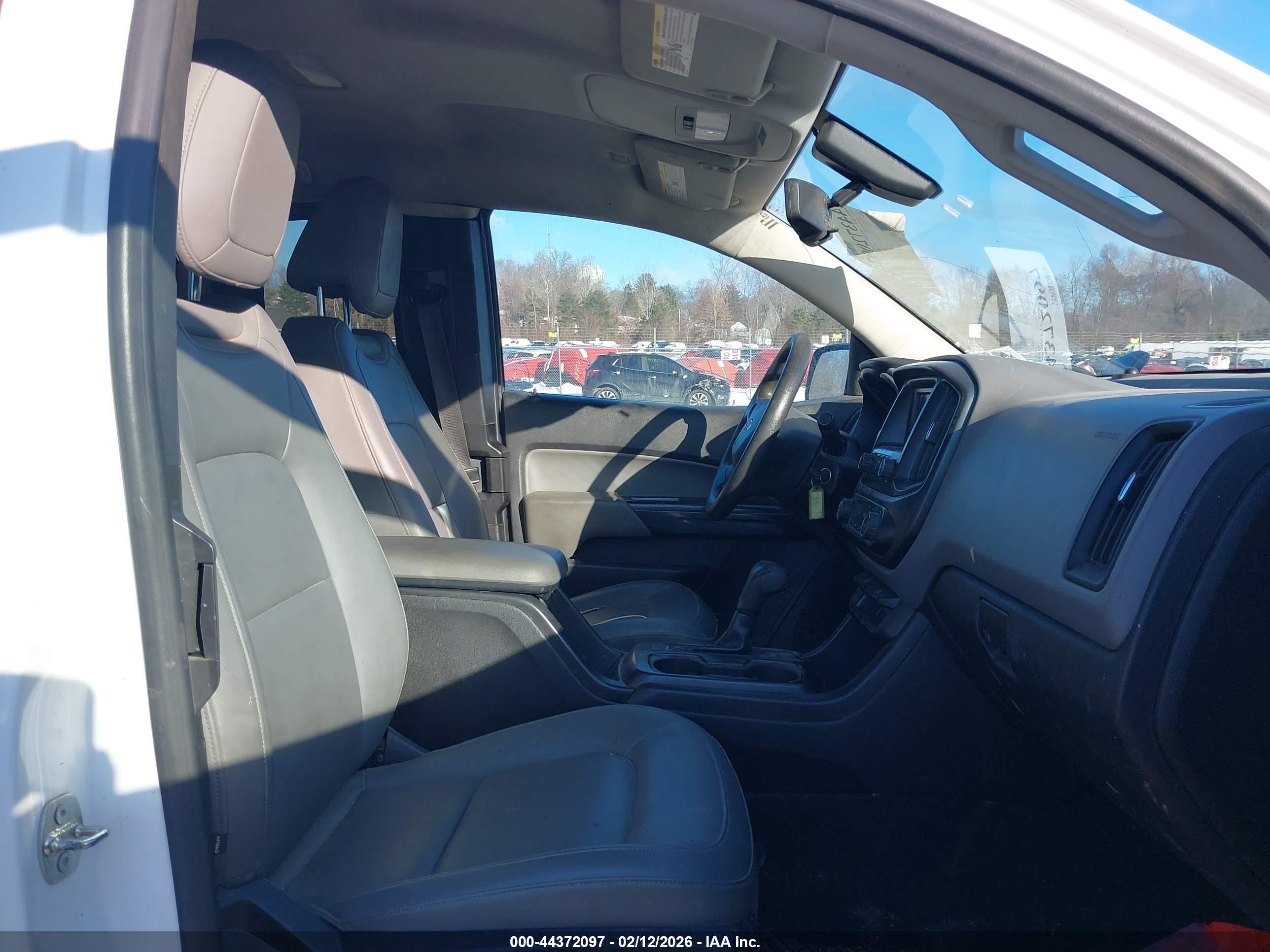CHEVROLET COLORADO image 5