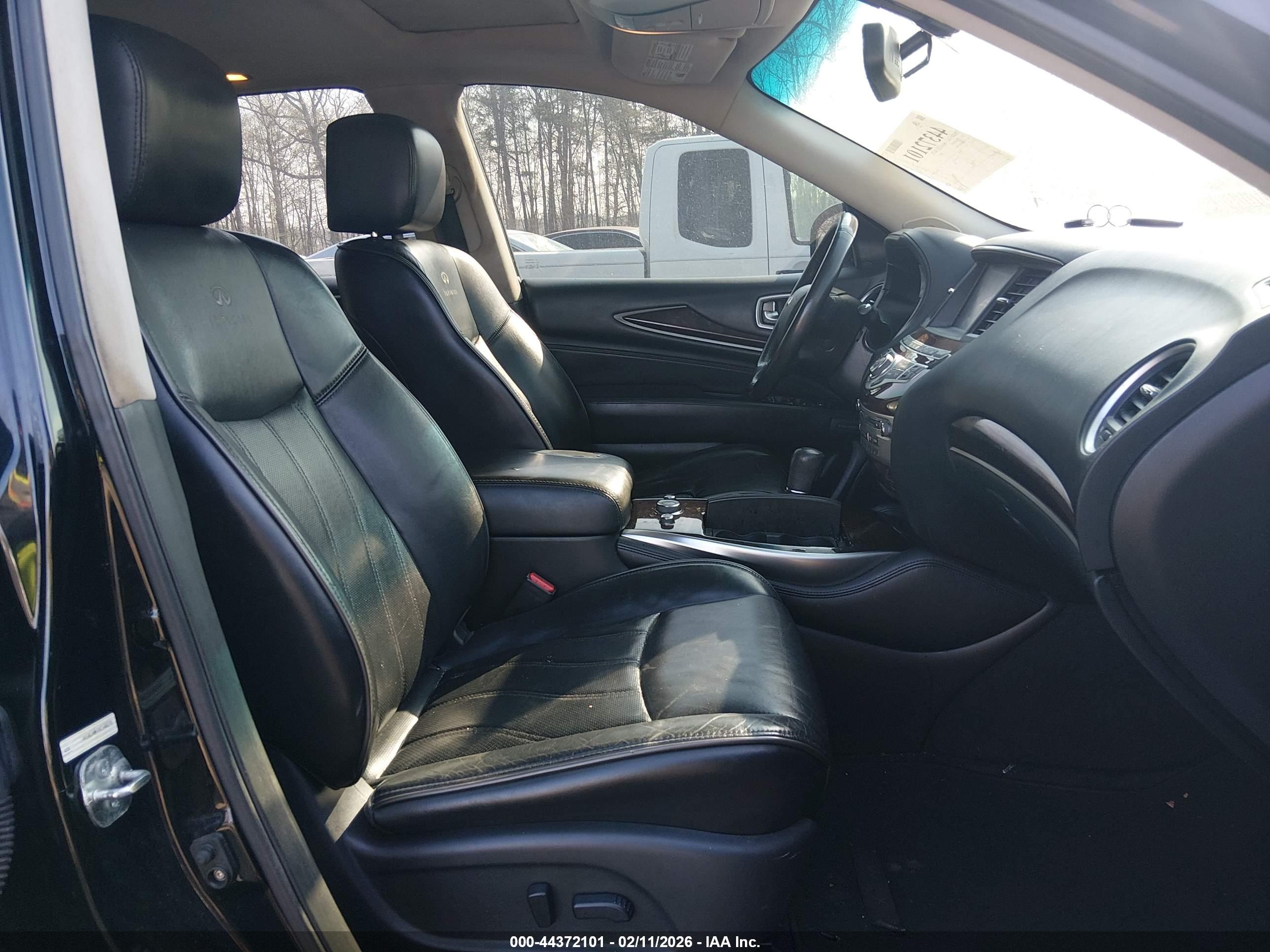 INFINITI JX35 image 5