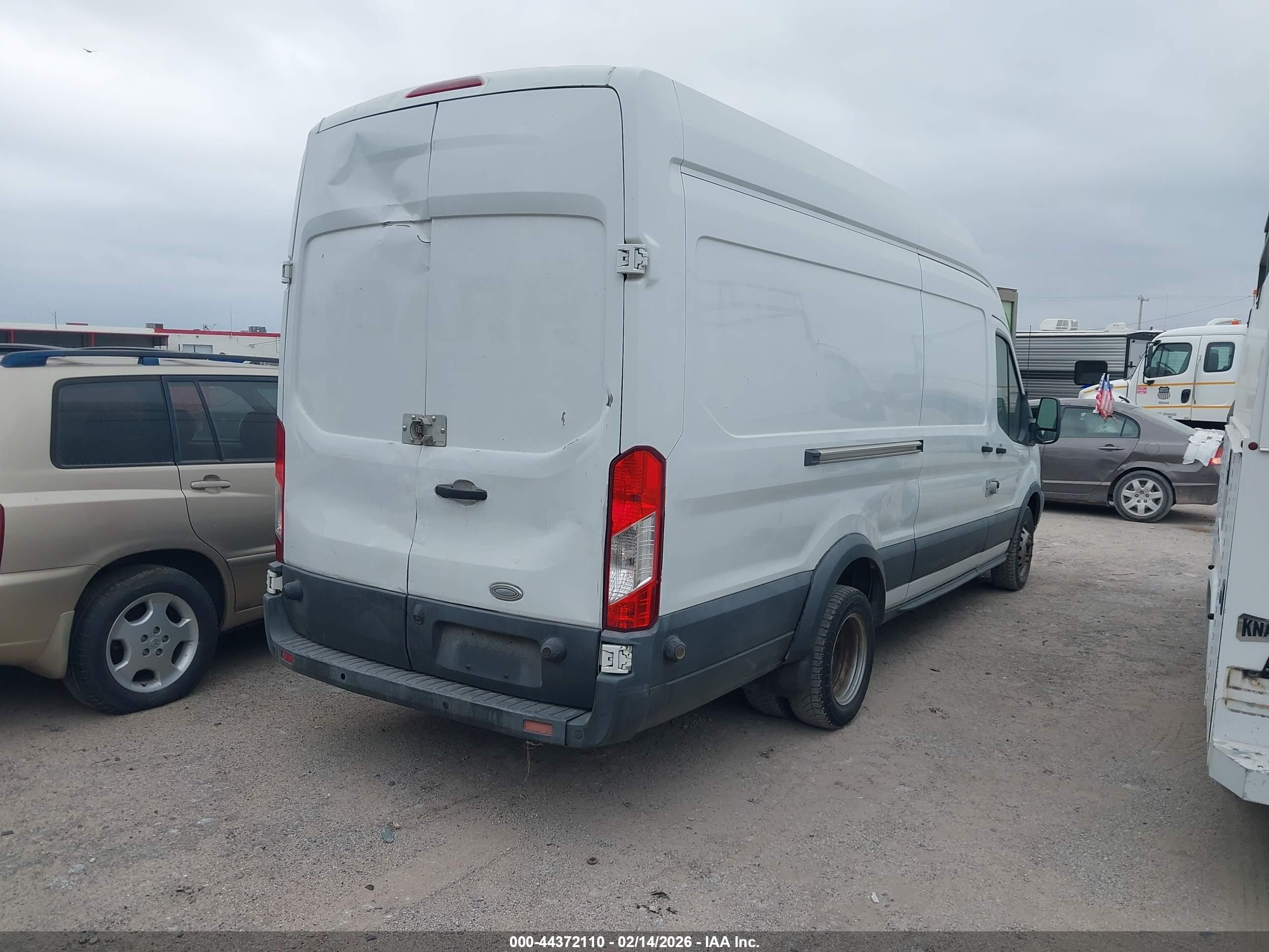 FORD TRANSIT-350 image 4