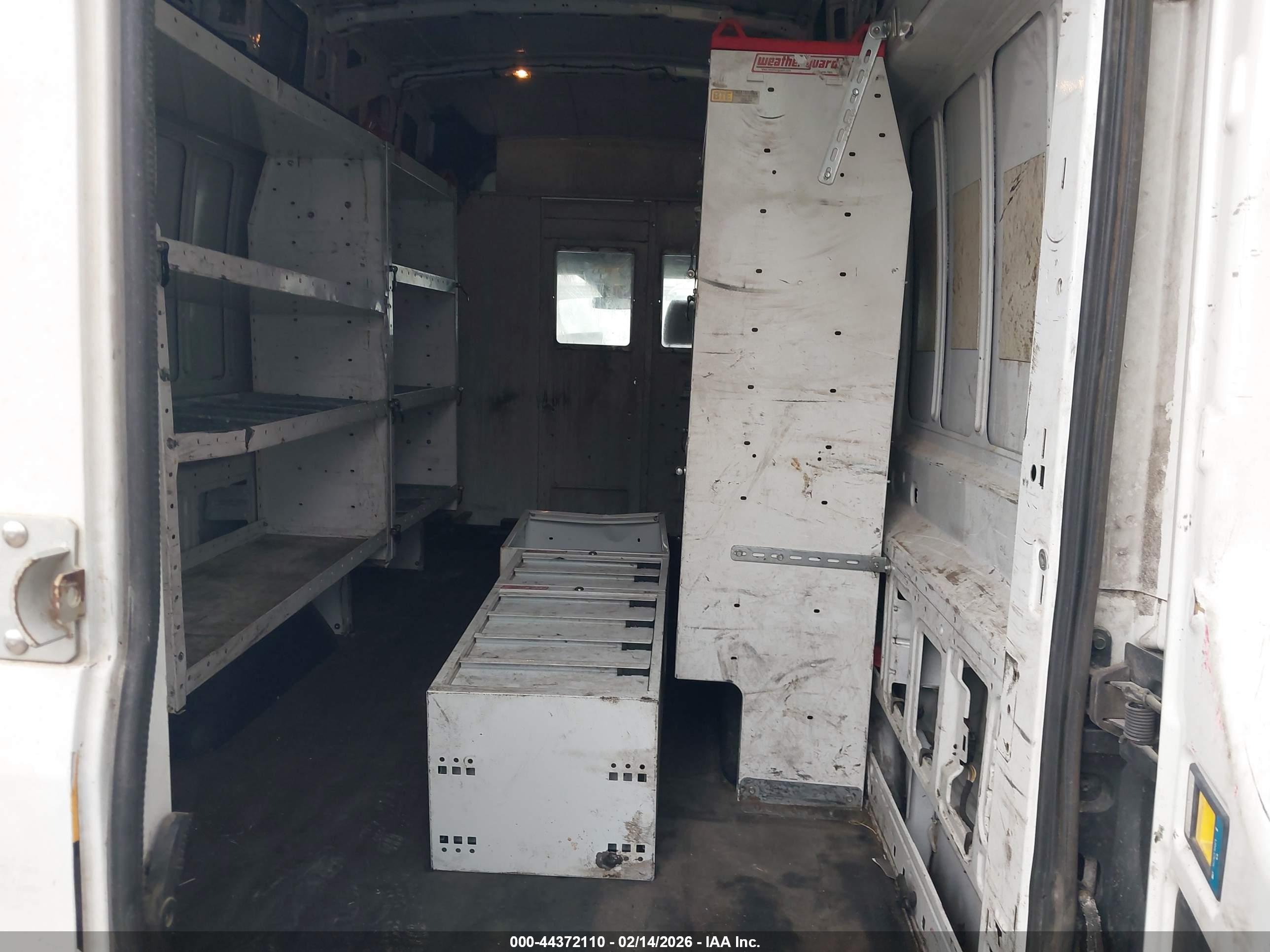 FORD TRANSIT-350 image 7