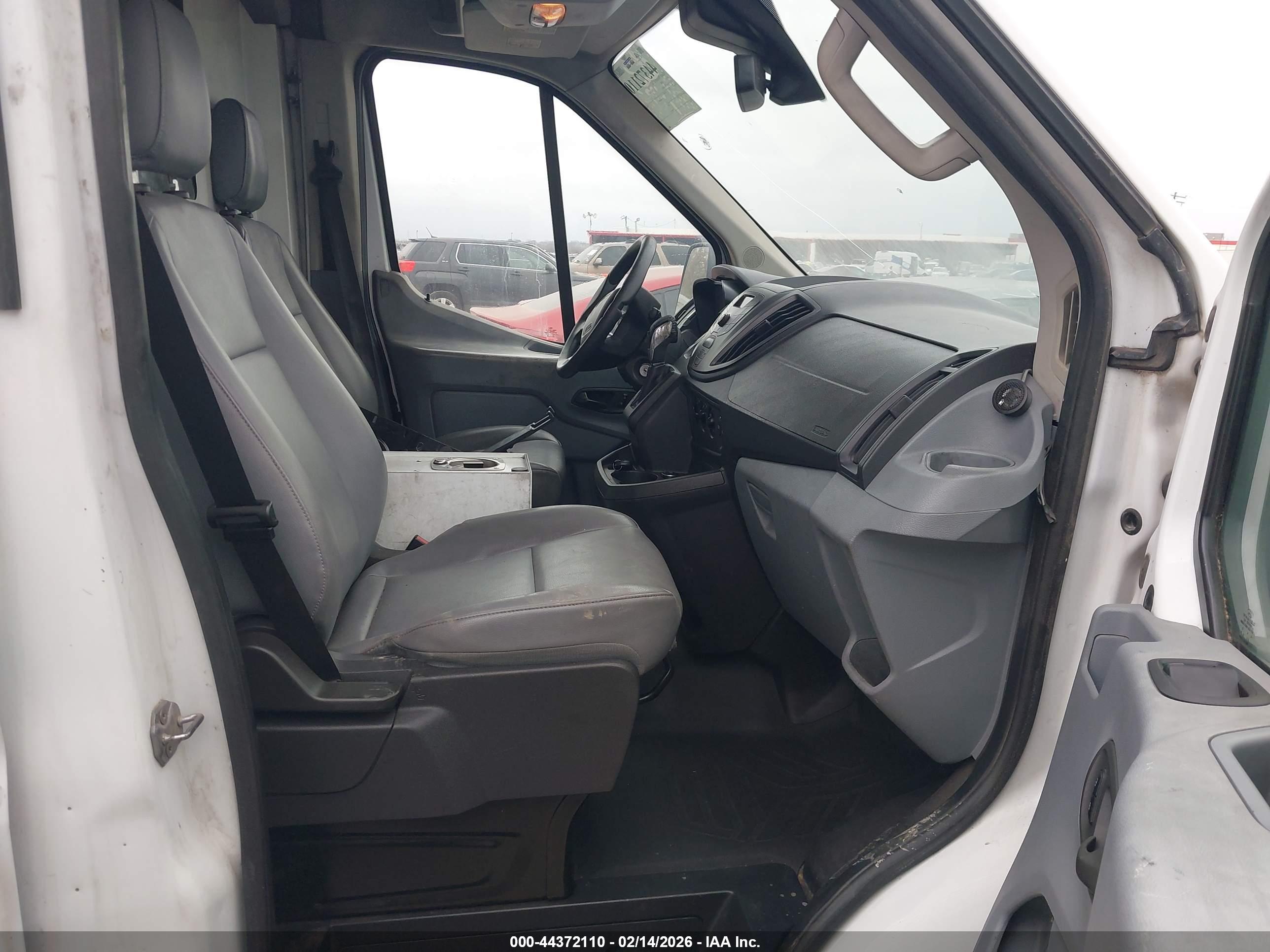 FORD TRANSIT-350 image 8
