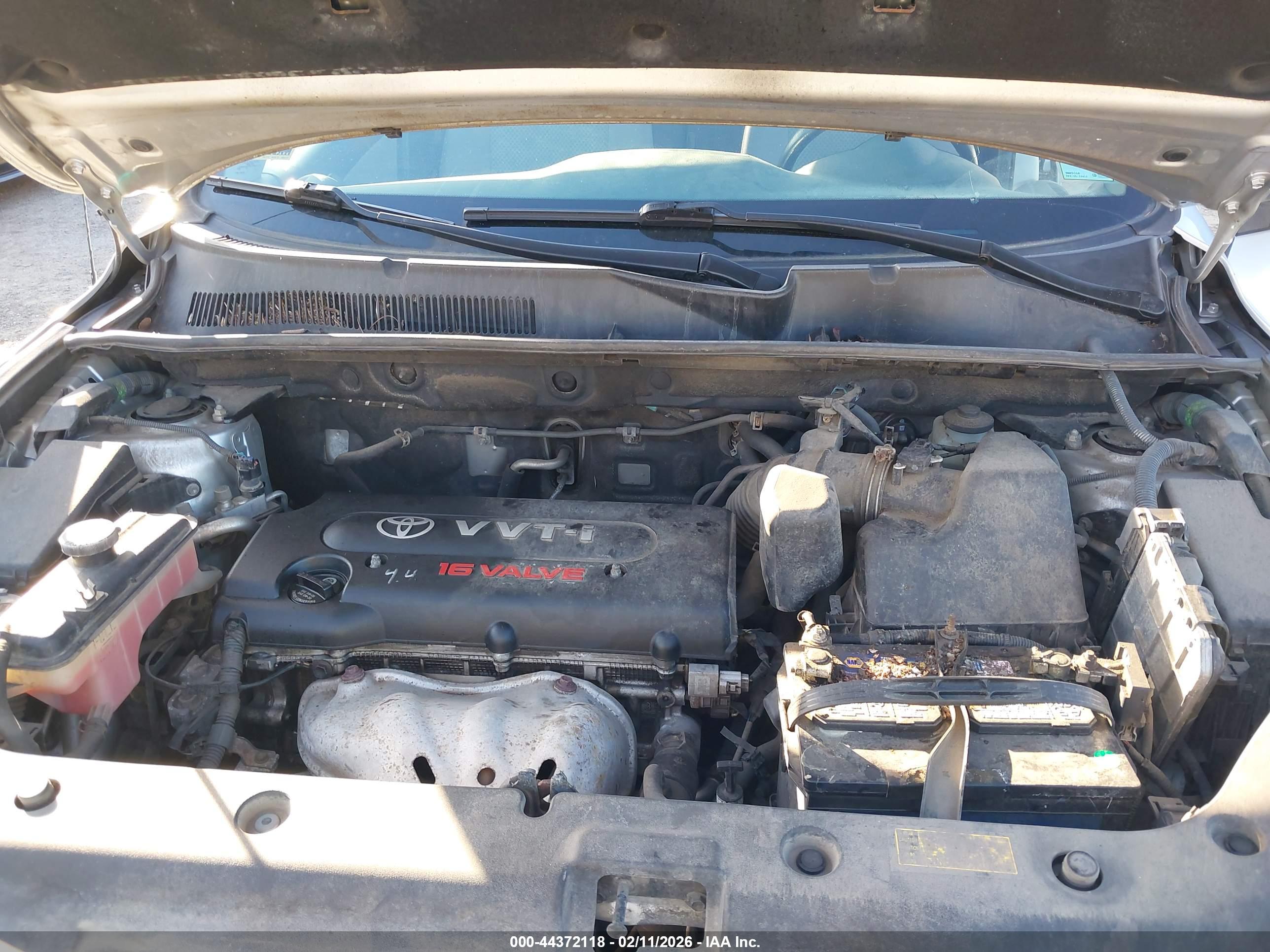 TOYOTA RAV4 image 10