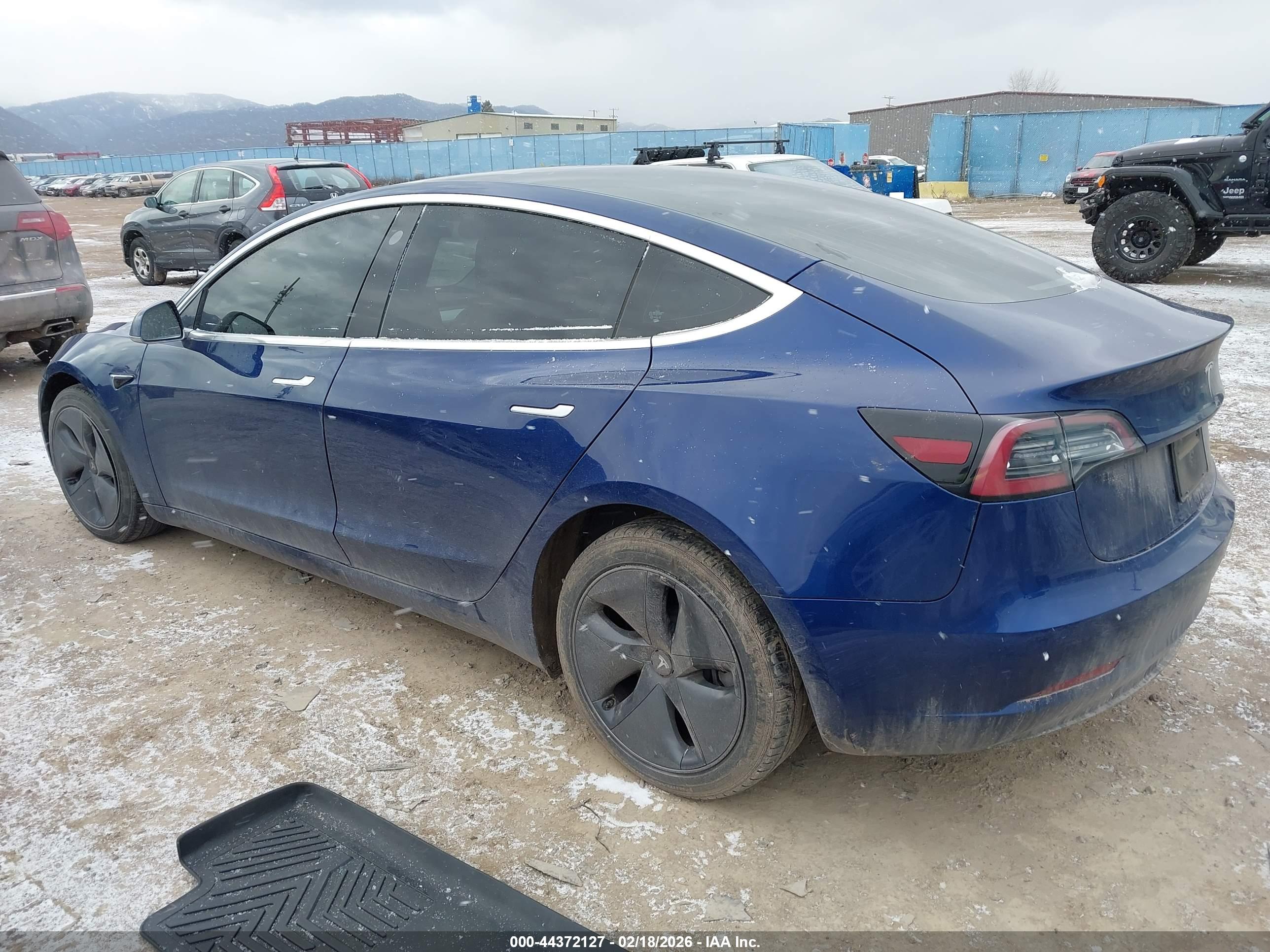 TESLA MODEL image 3