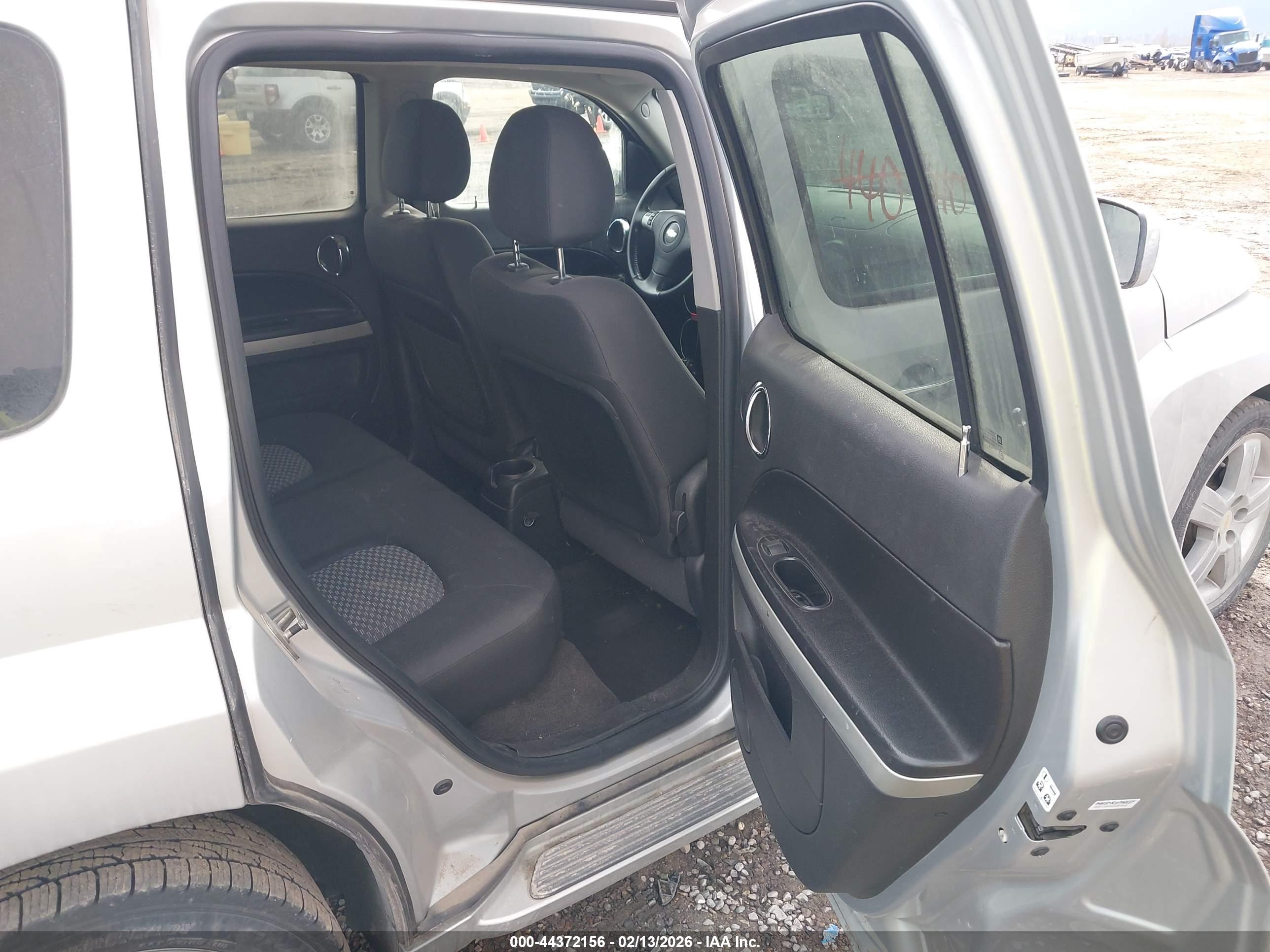 CHEVROLET HHR image 8