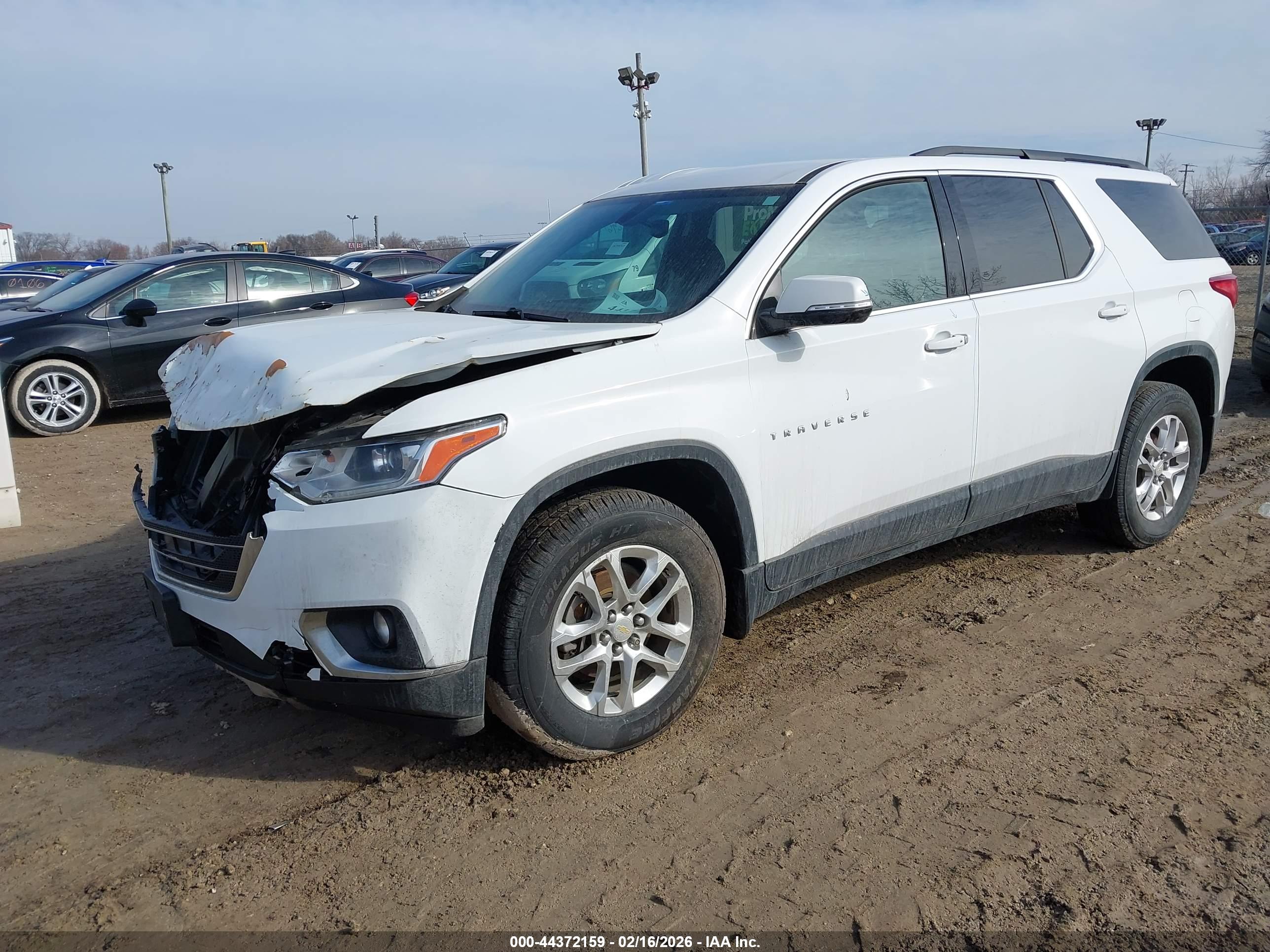 CHEVROLET TRAVERSE image 2