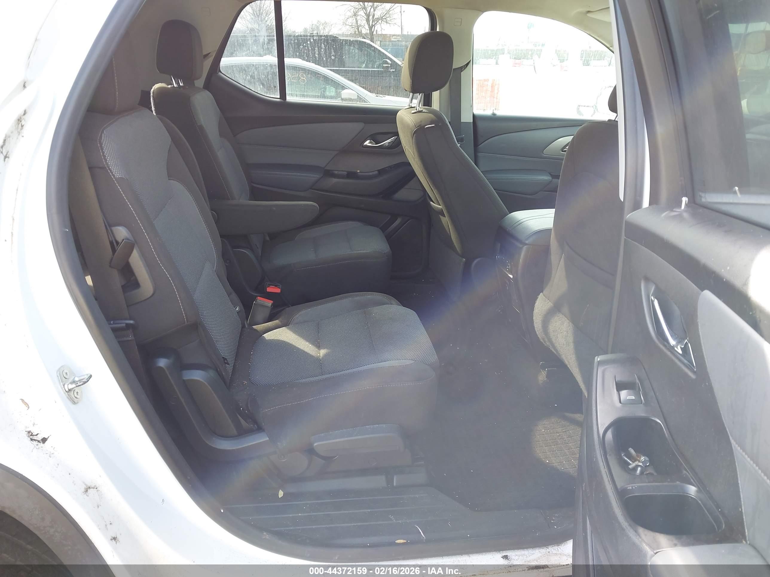 CHEVROLET TRAVERSE image 8