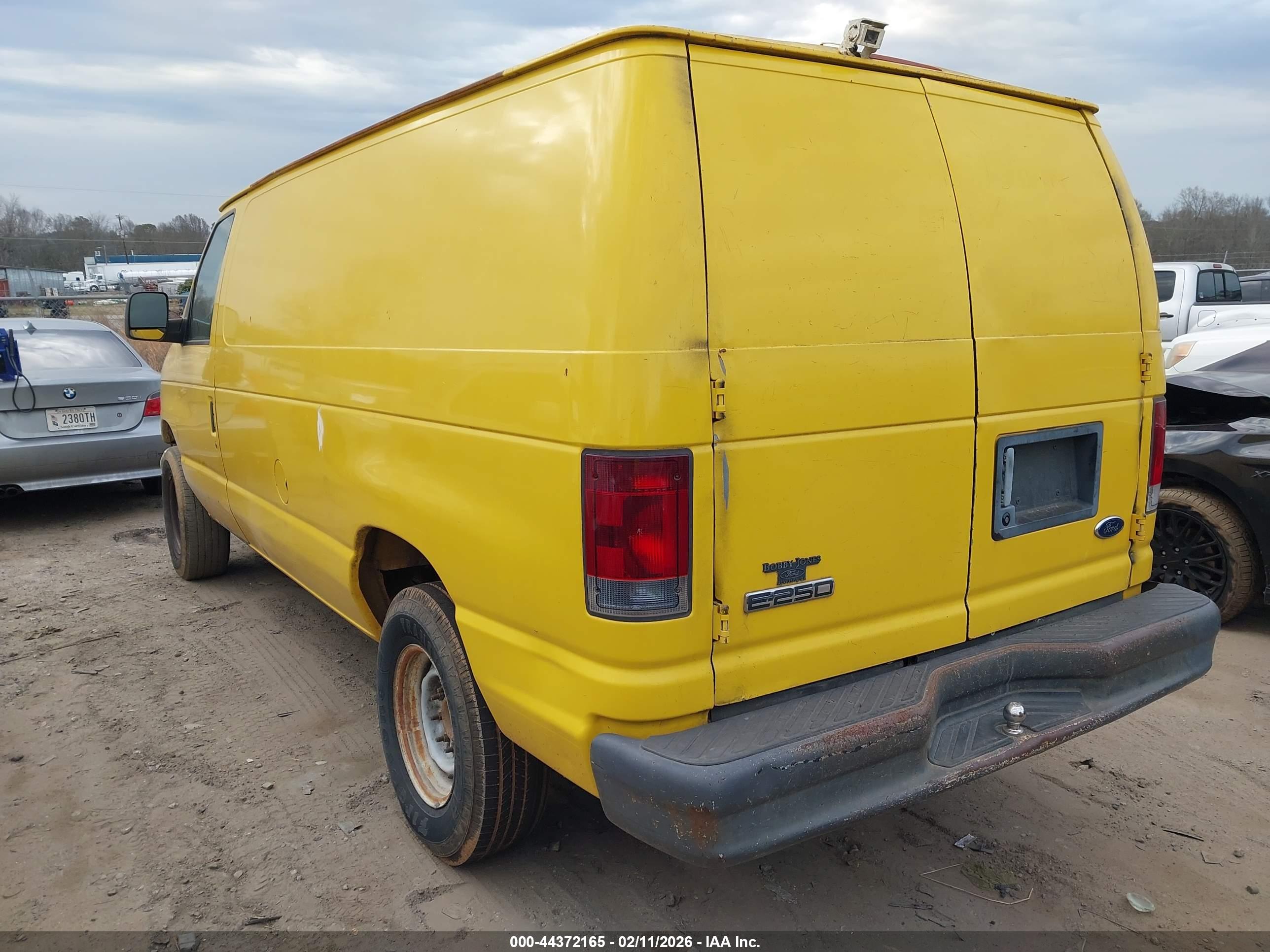 FORD E-250 image 3