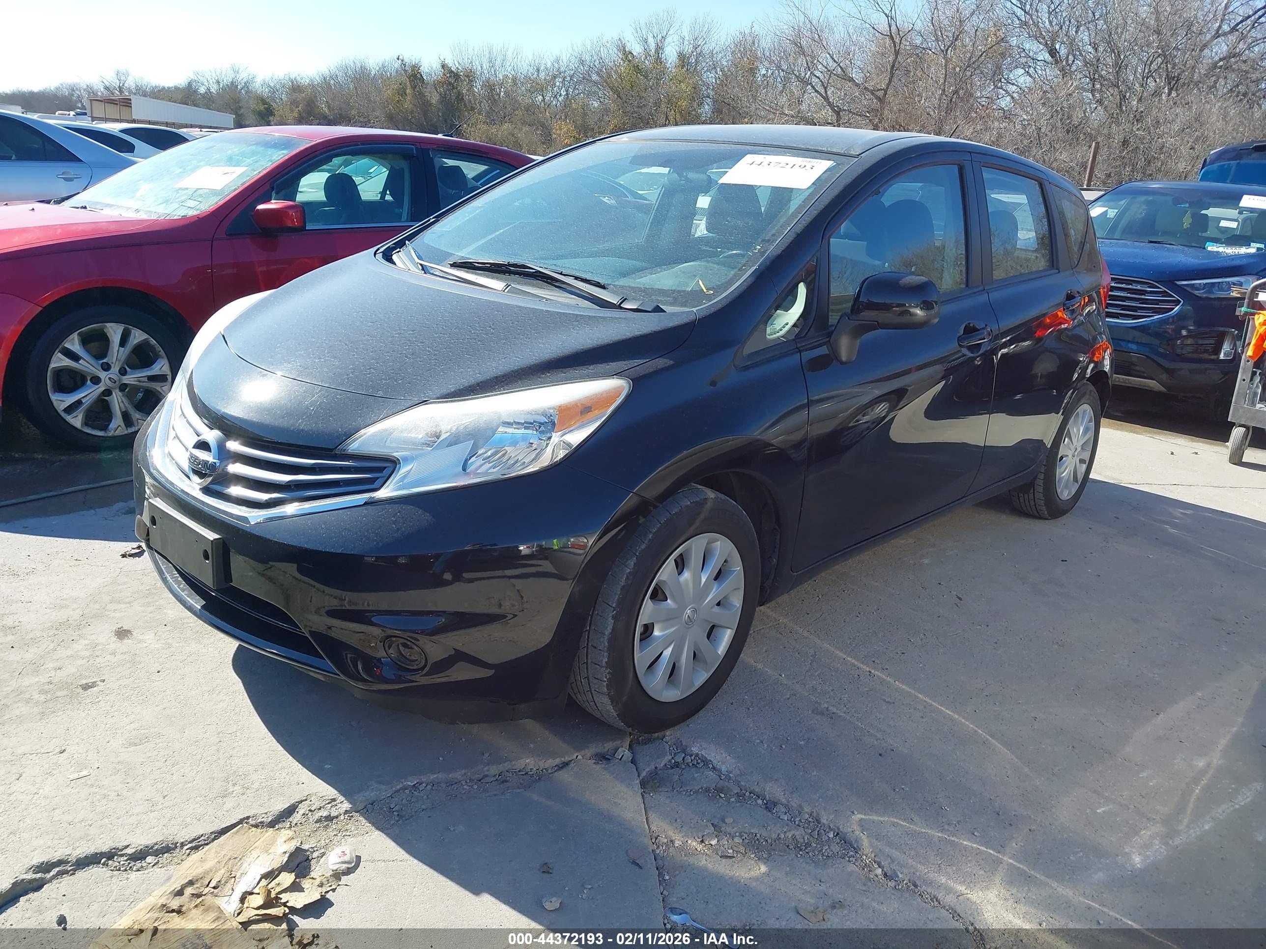 NISSAN VERSA image 2