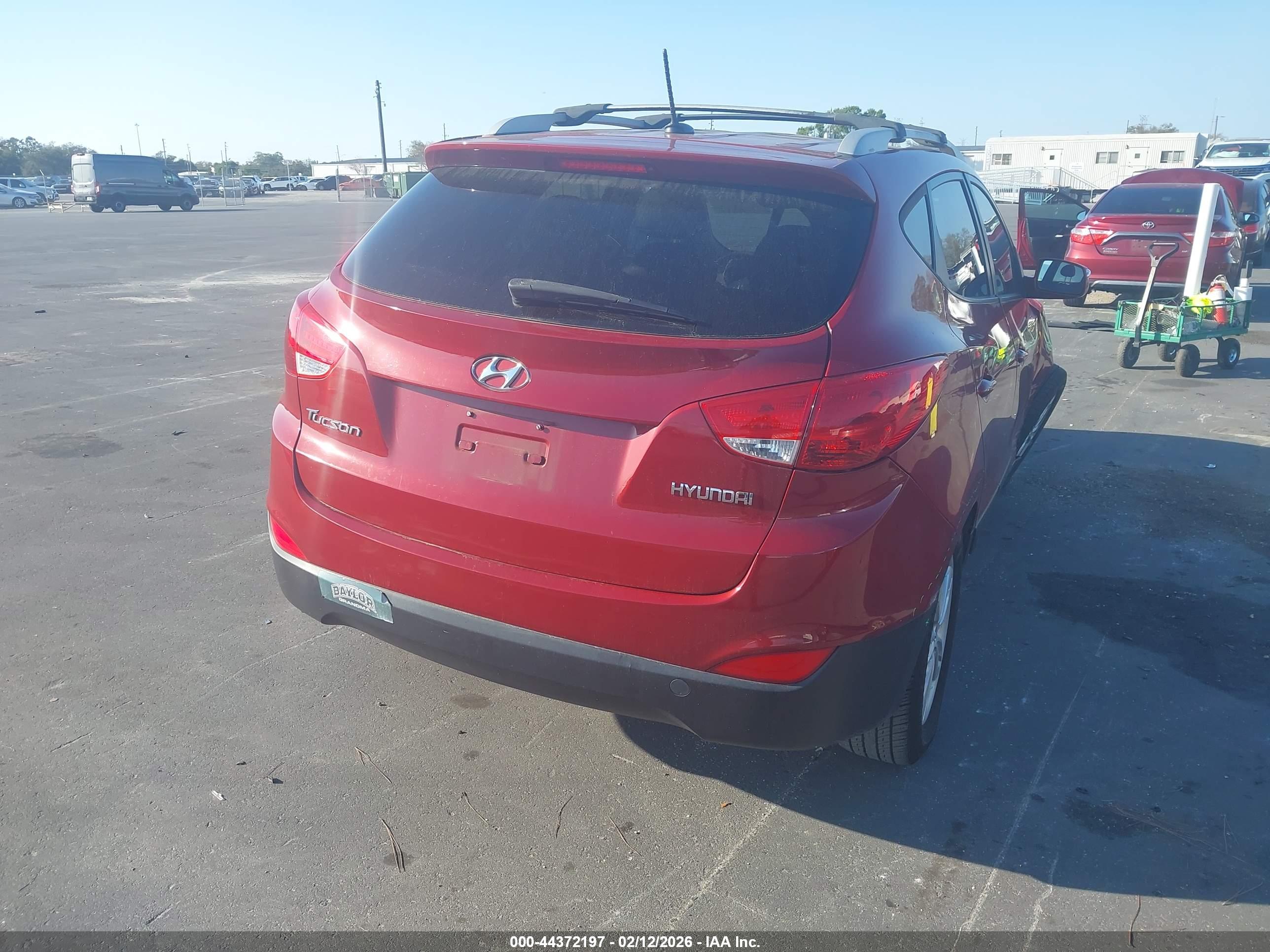 HYUNDAI TUCSON image 4