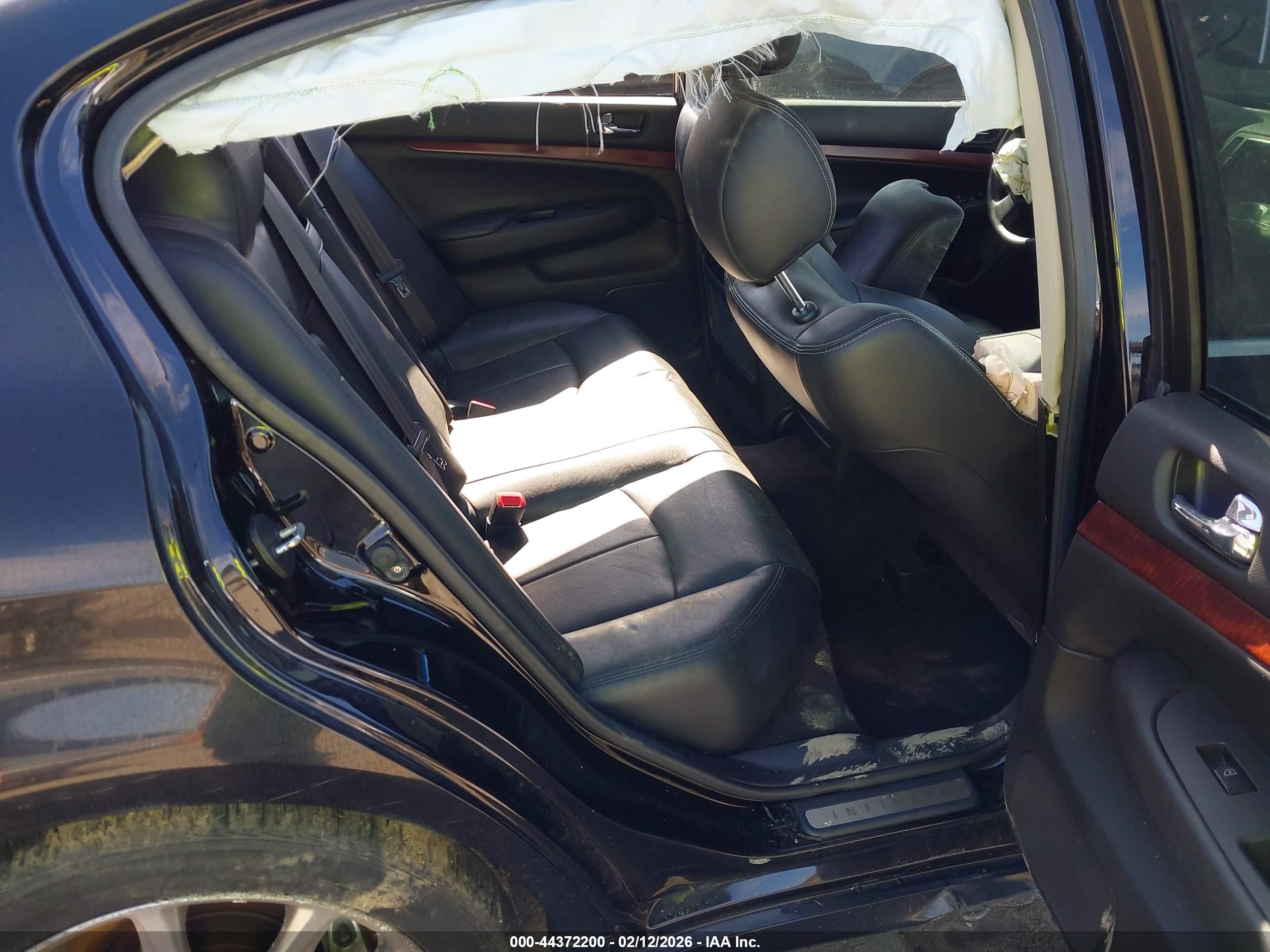 INFINITI G37 image 8