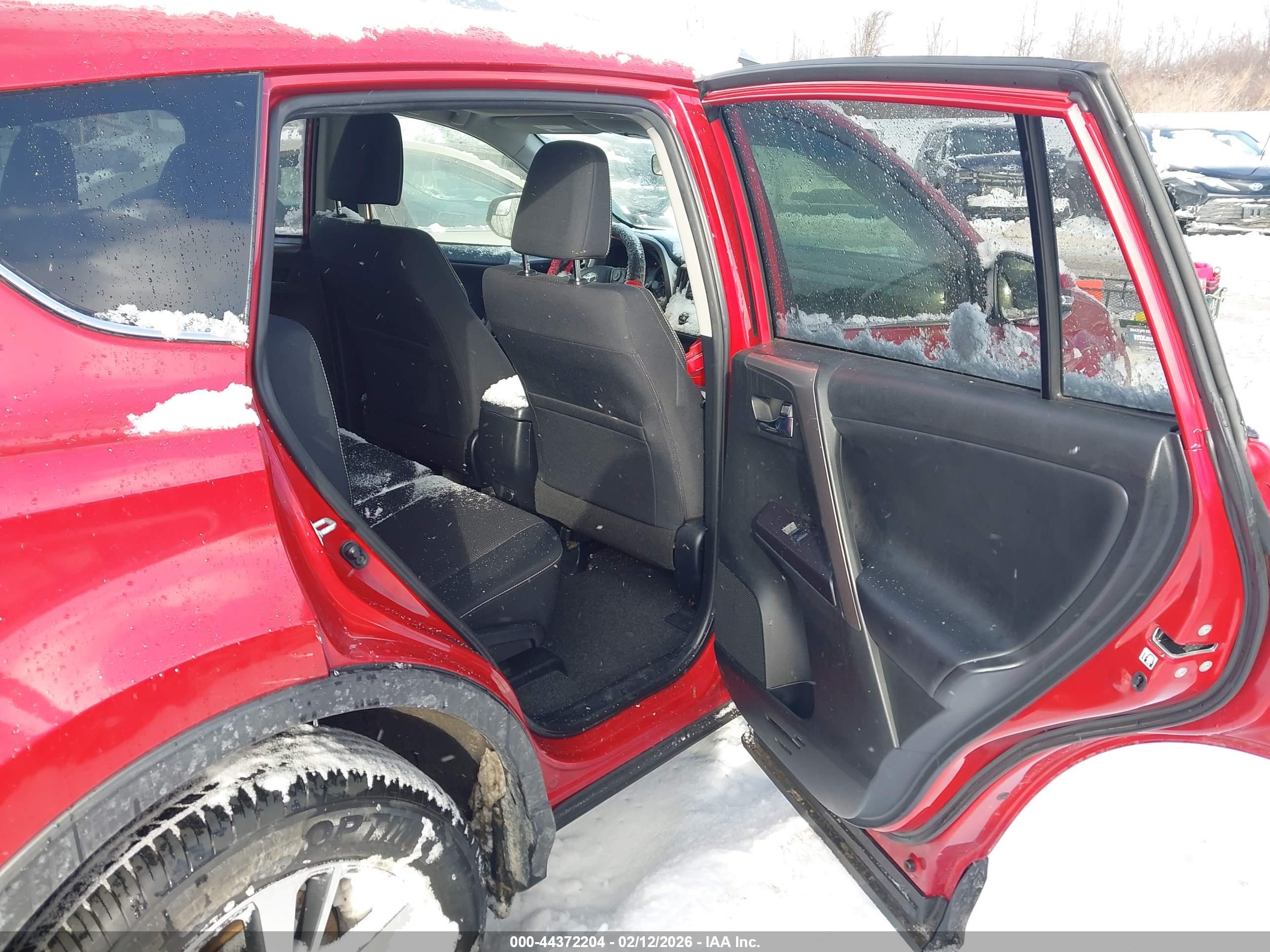 TOYOTA RAV4 image 8