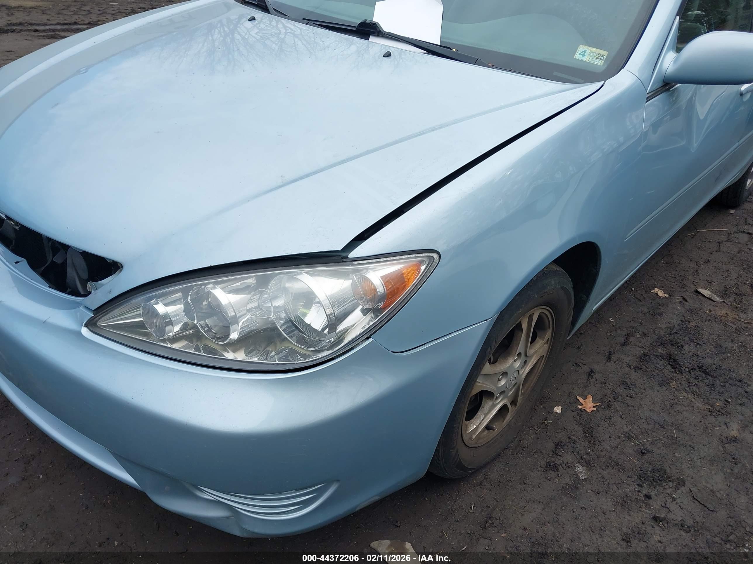 TOYOTA CAMRY image 6