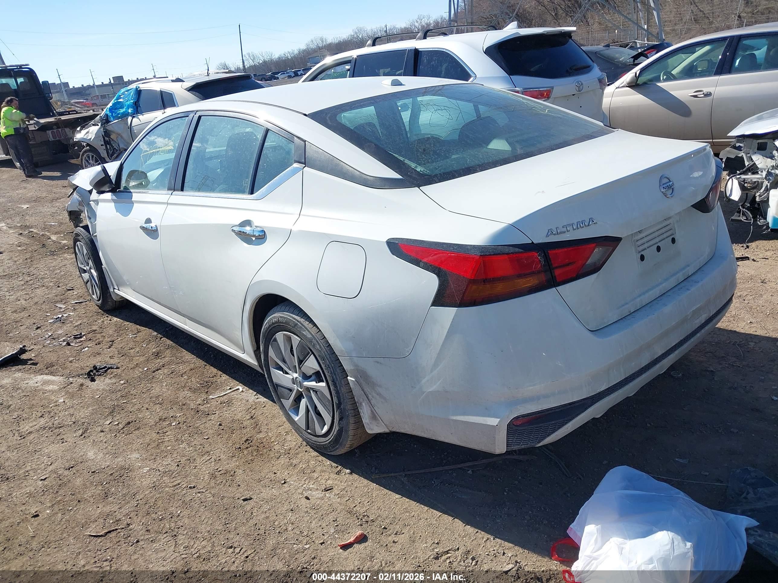 NISSAN ALTIMA image 3