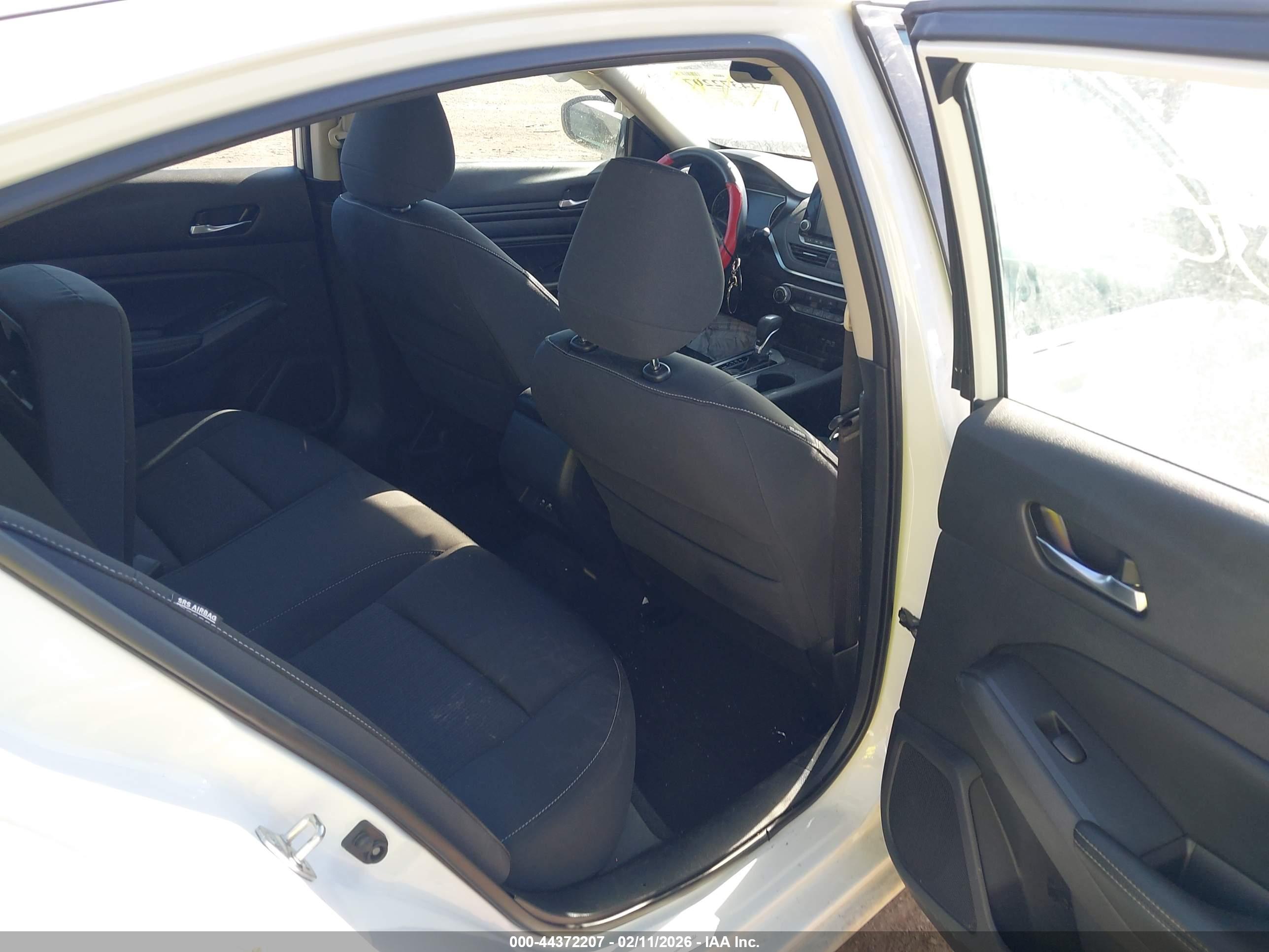 NISSAN ALTIMA image 8