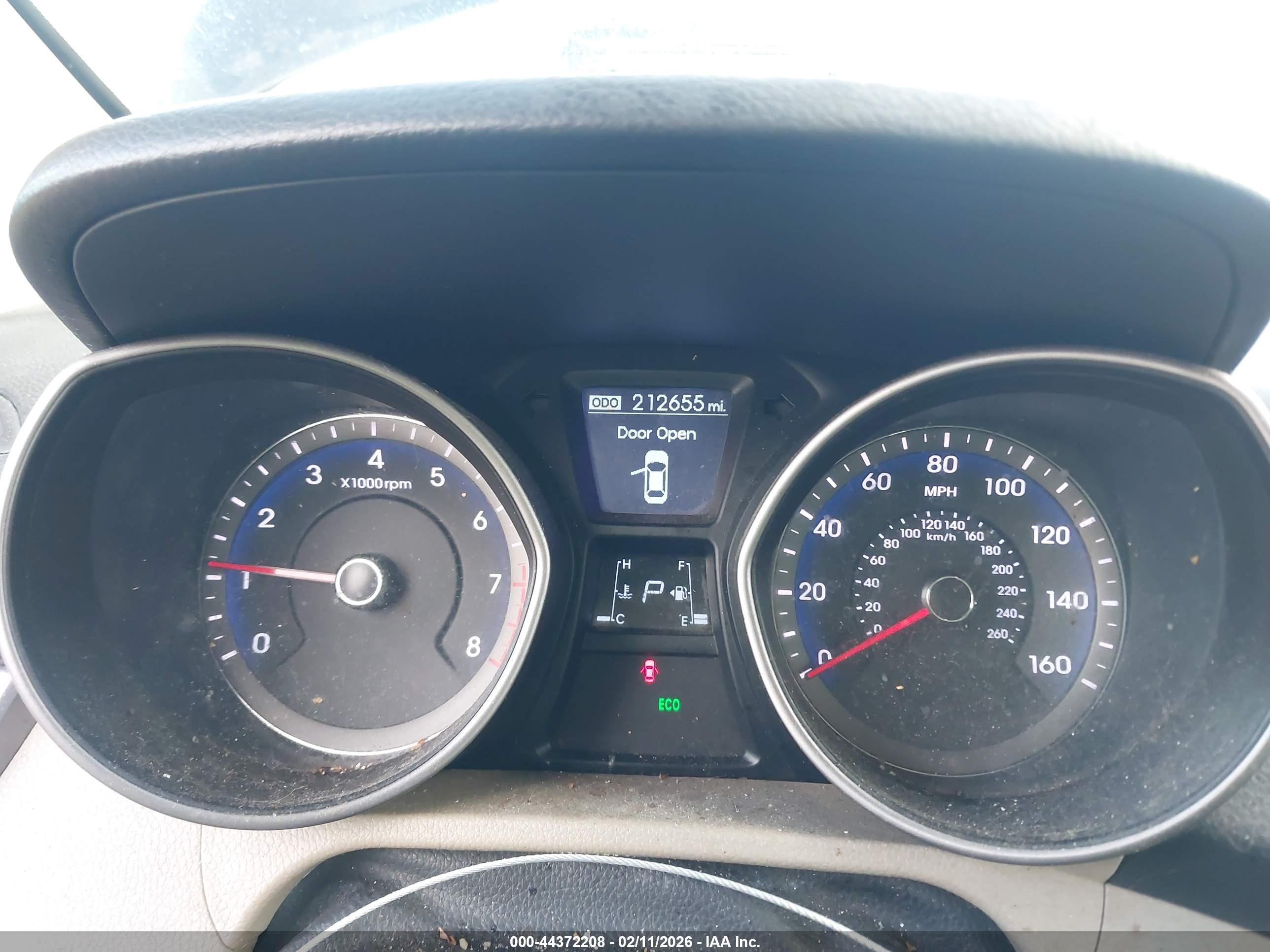 HYUNDAI ELANTRA image 7