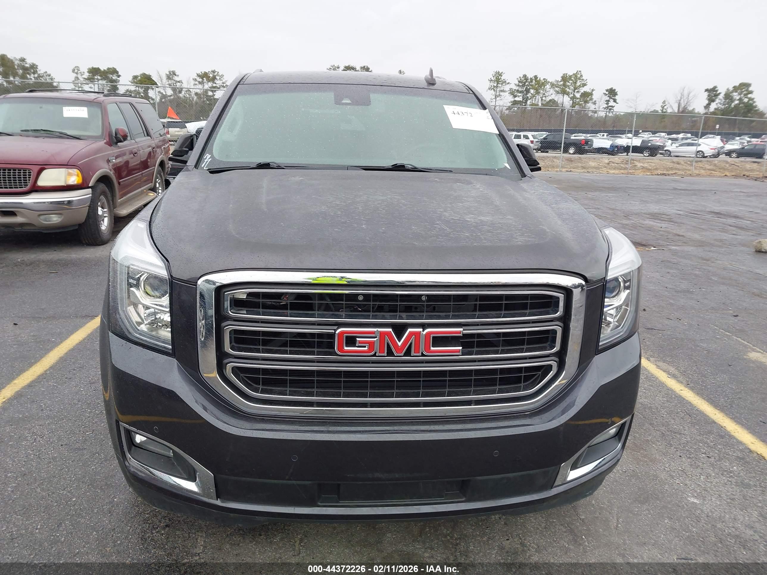 GMC YUKON image 6