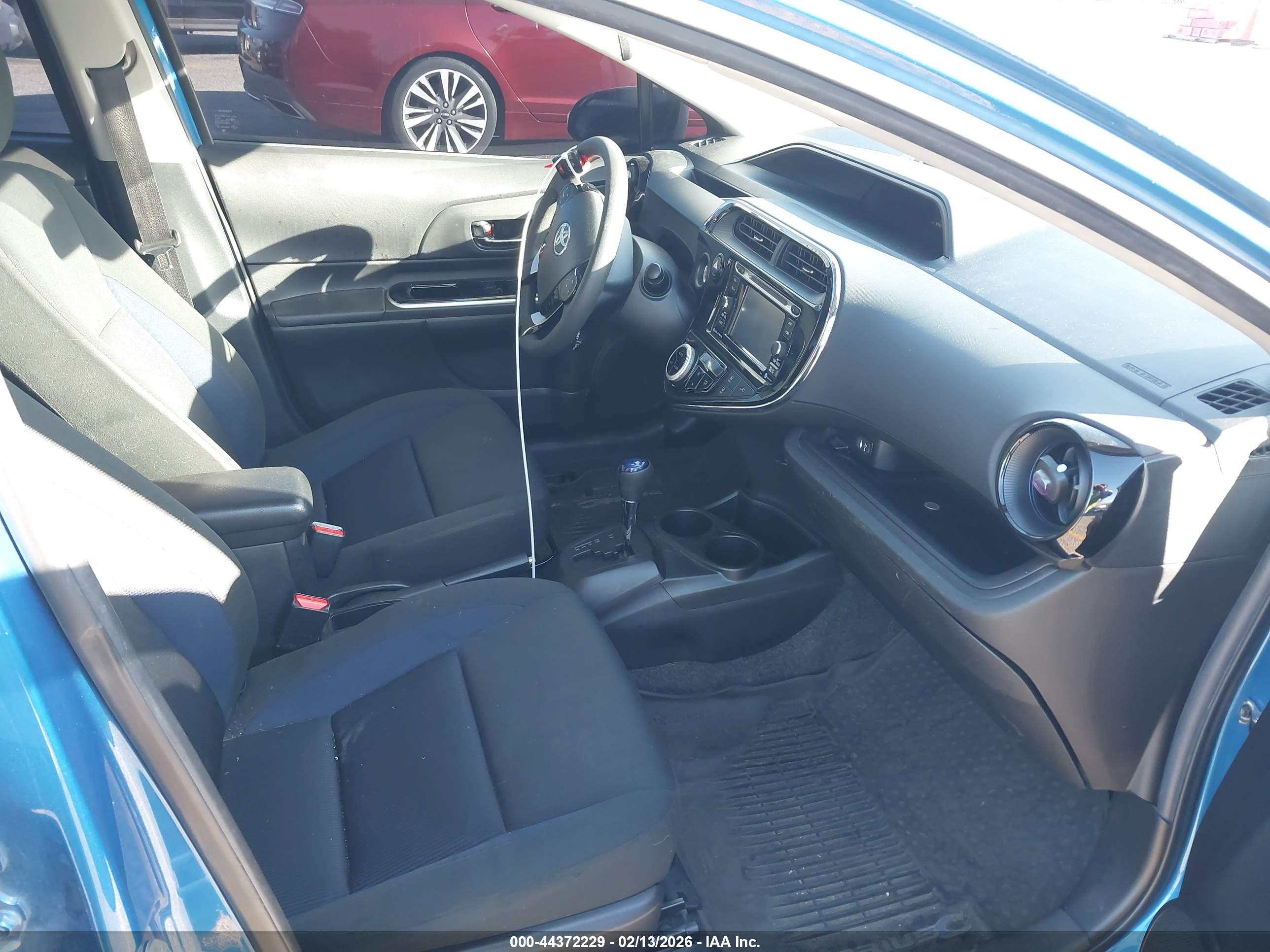 TOYOTA PRIUS image 5