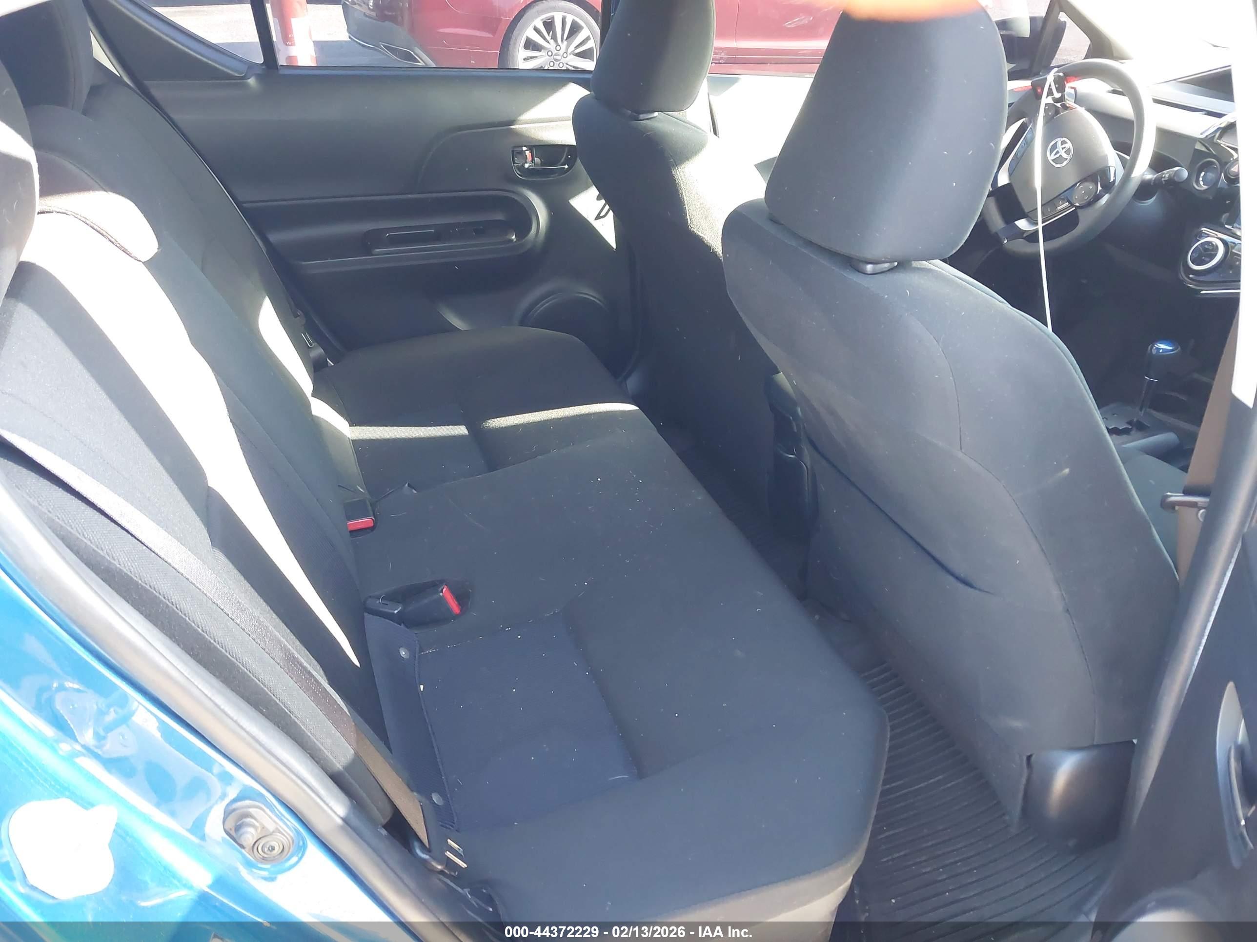 TOYOTA PRIUS image 8